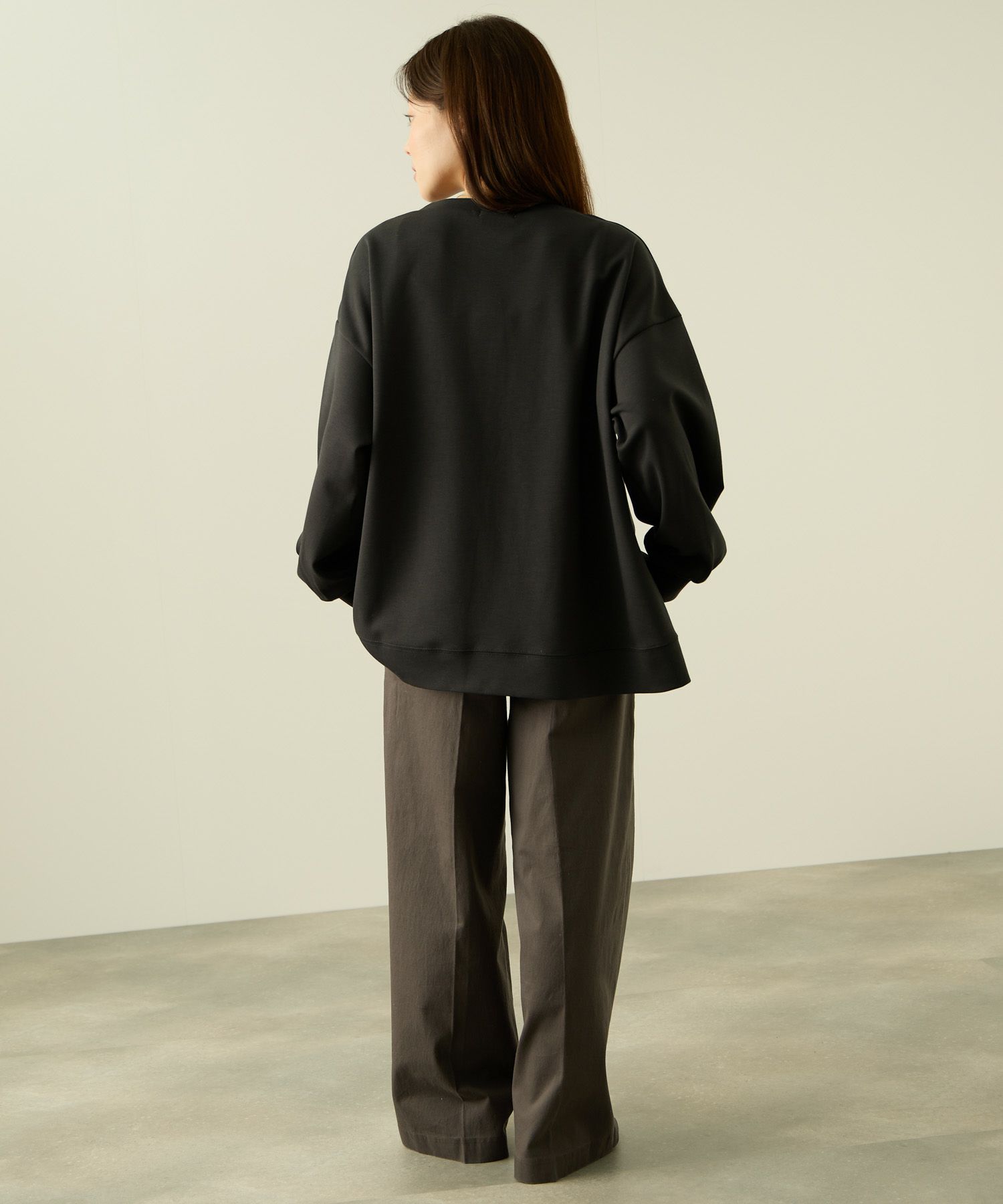 nAvy  ポンチ素材 ロゴプリントプルオーバー レディース商品サムネイル-8