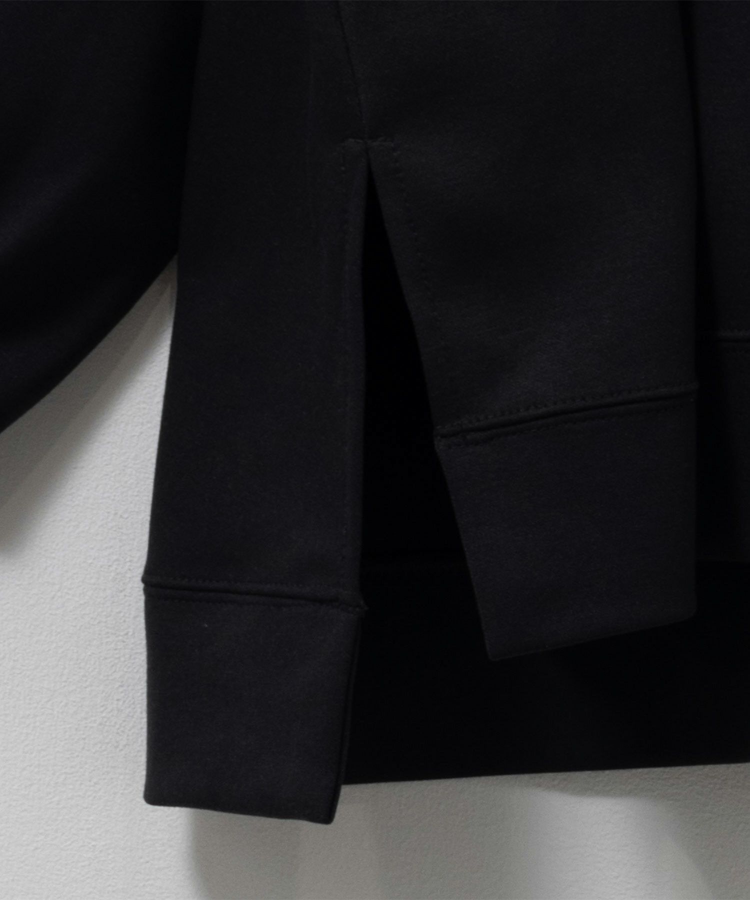 nAvy  ポンチ素材 ロゴプリントプルオーバー レディース商品サムネイル-24