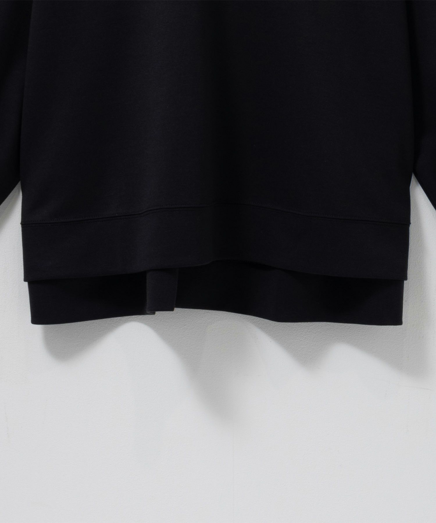 nAvy  ポンチ素材 ロゴプリントプルオーバー レディース商品画像-25