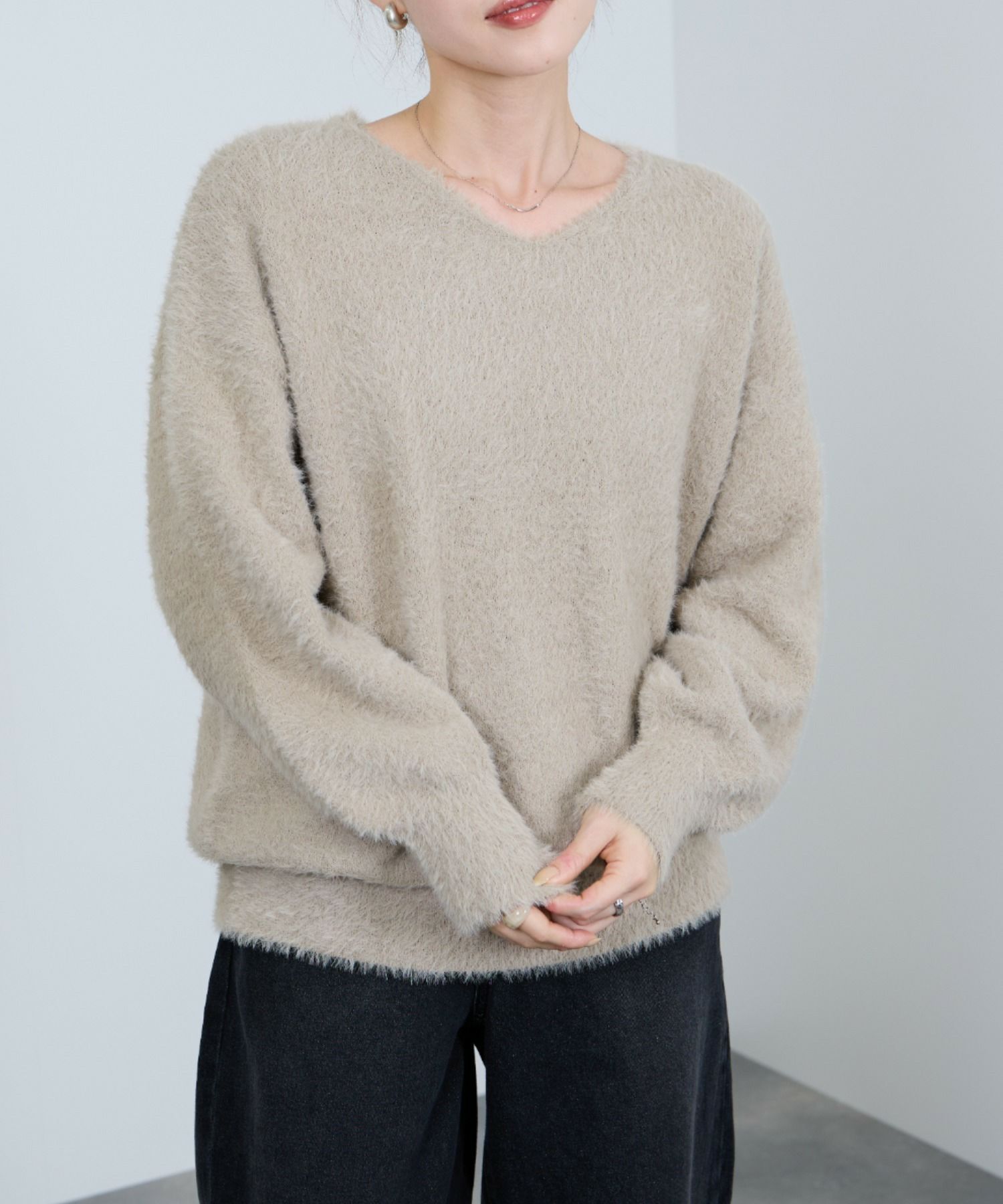 nAvy フェザーVネックプルオーバー レディース