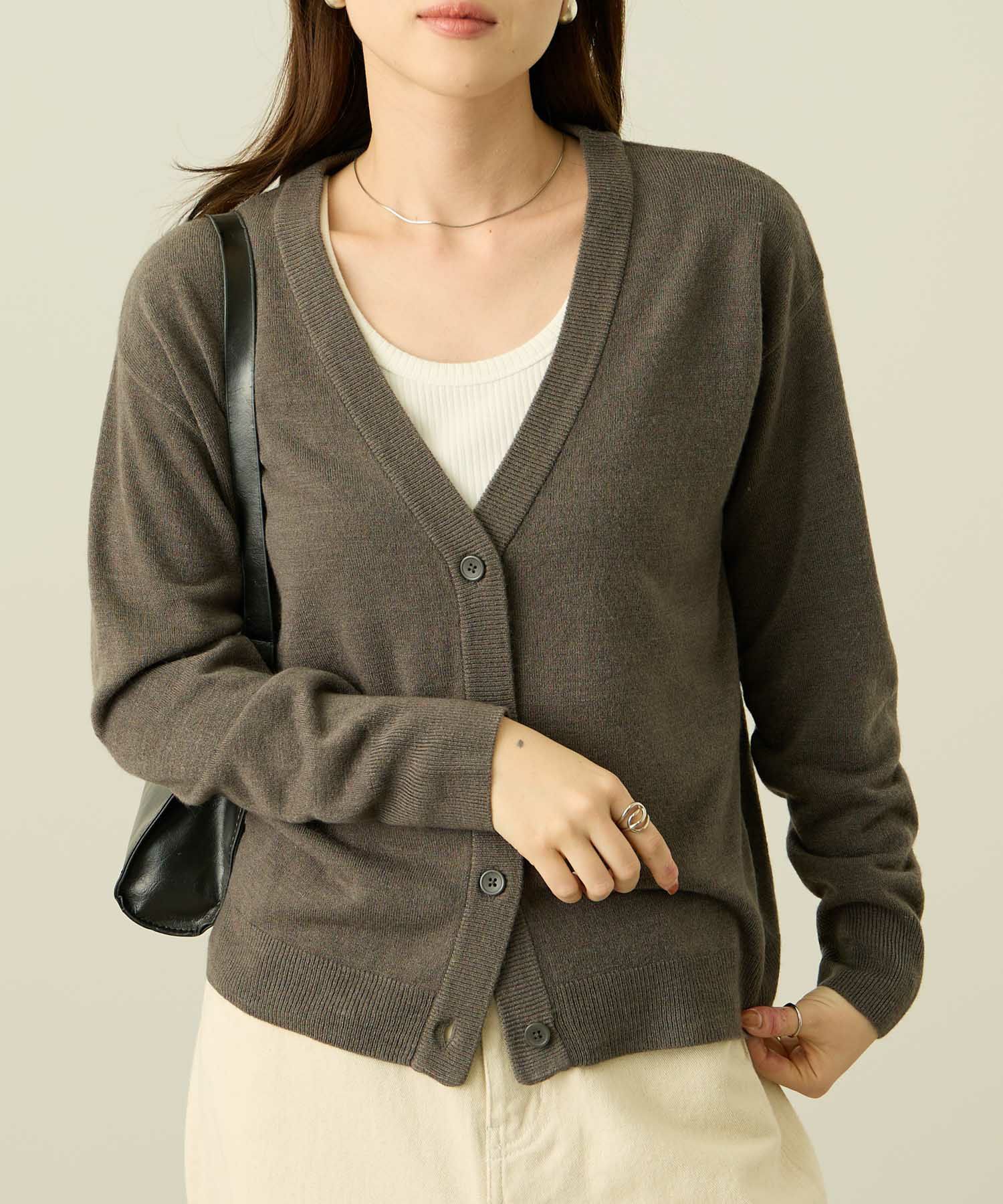 nAvy カシミヤタッチニット Vネックカーディガン レディース商品画像-1