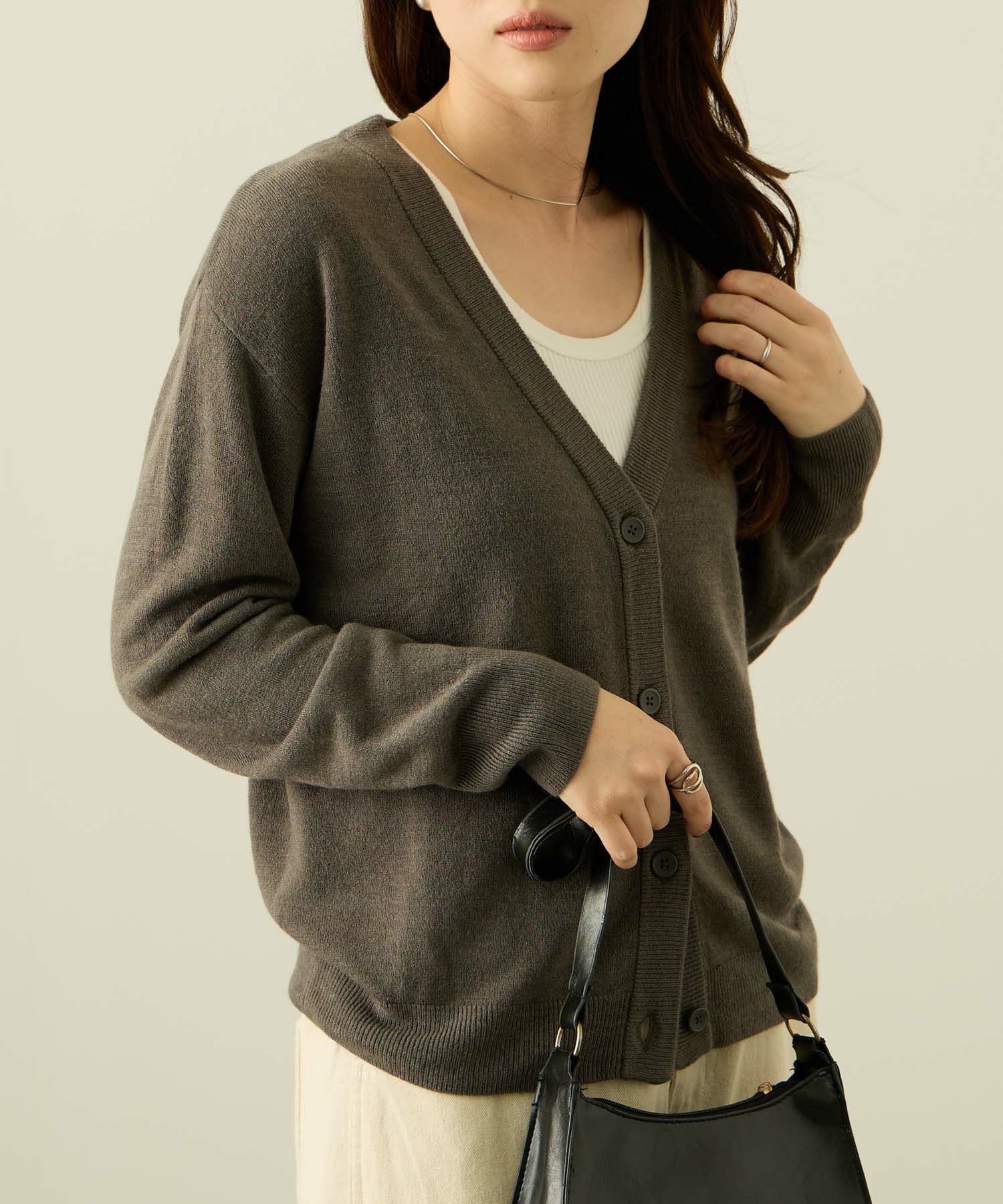 [さらに50%OFF]nAvy カシミヤタッチニット Vネックカーディガン レディース商品サムネイル-4