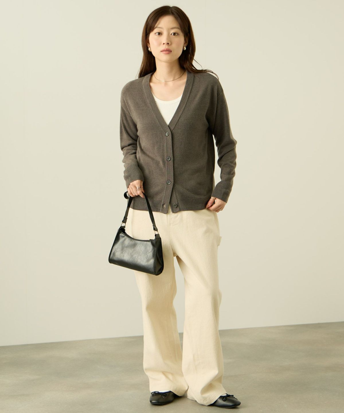 nAvy カシミヤタッチニット Vネックカーディガン レディース