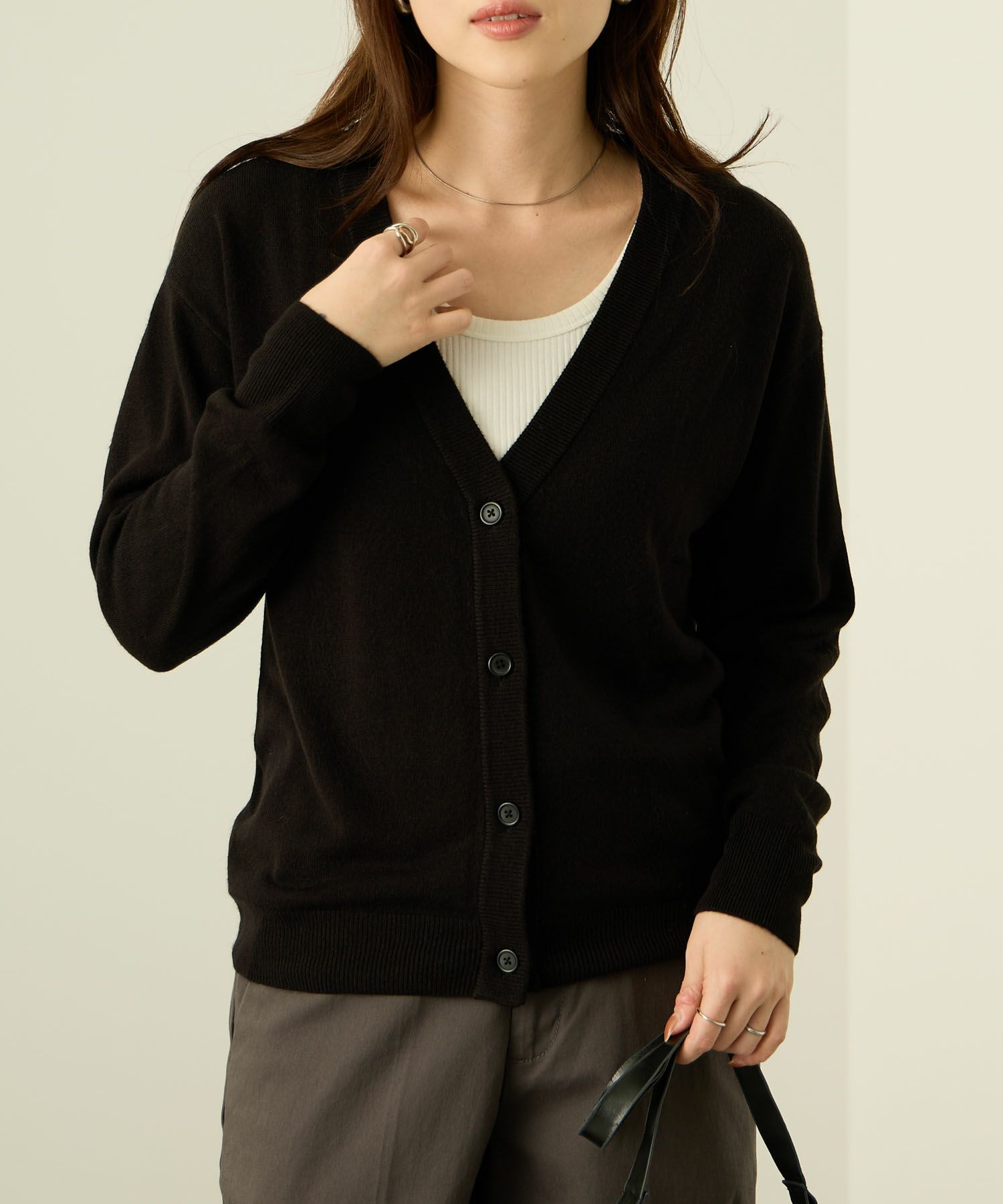 [さらに50%OFF]nAvy カシミヤタッチニット Vネックカーディガン レディース商品画像-9