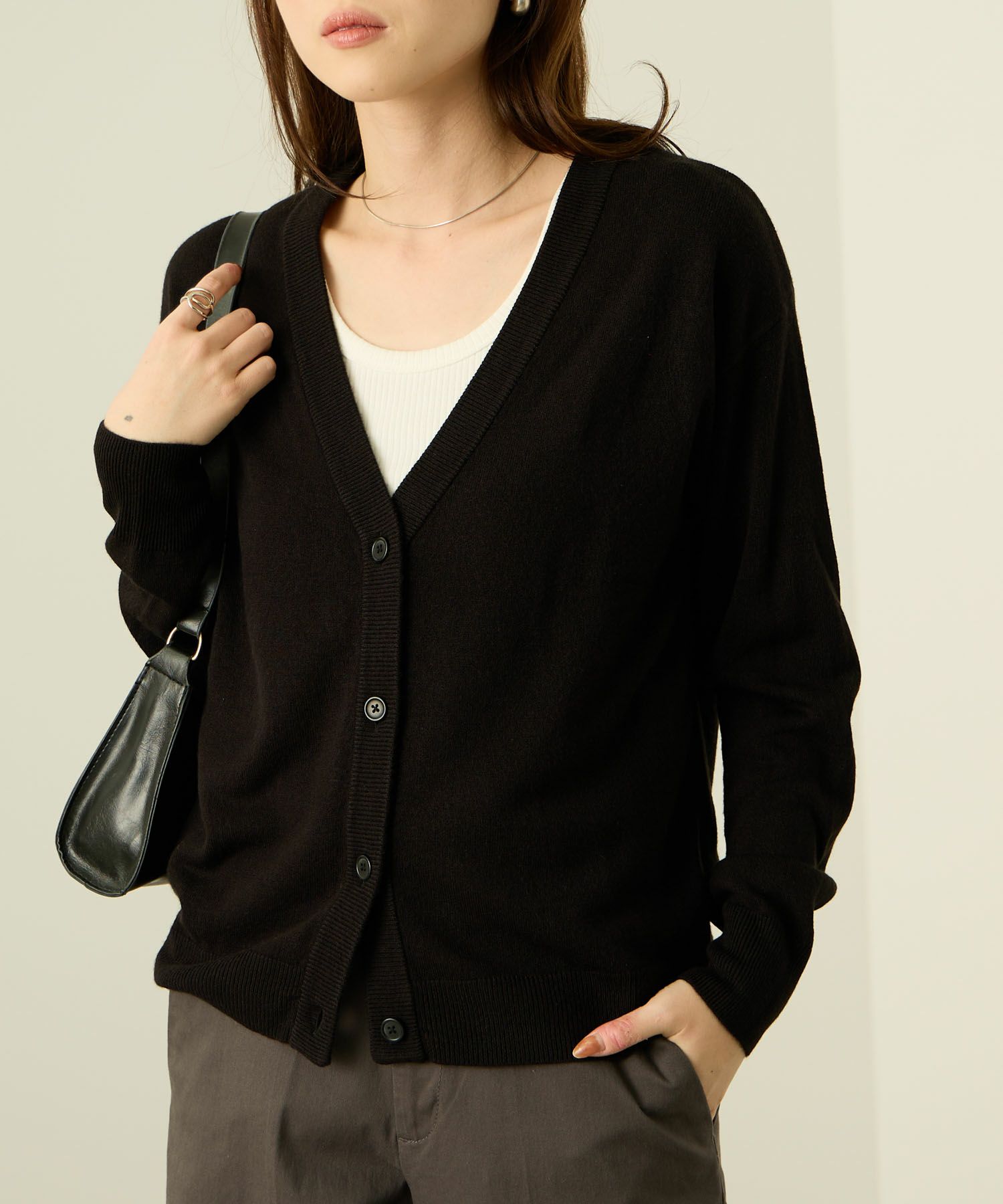 nAvy カシミヤタッチニット Vネックカーディガン レディース