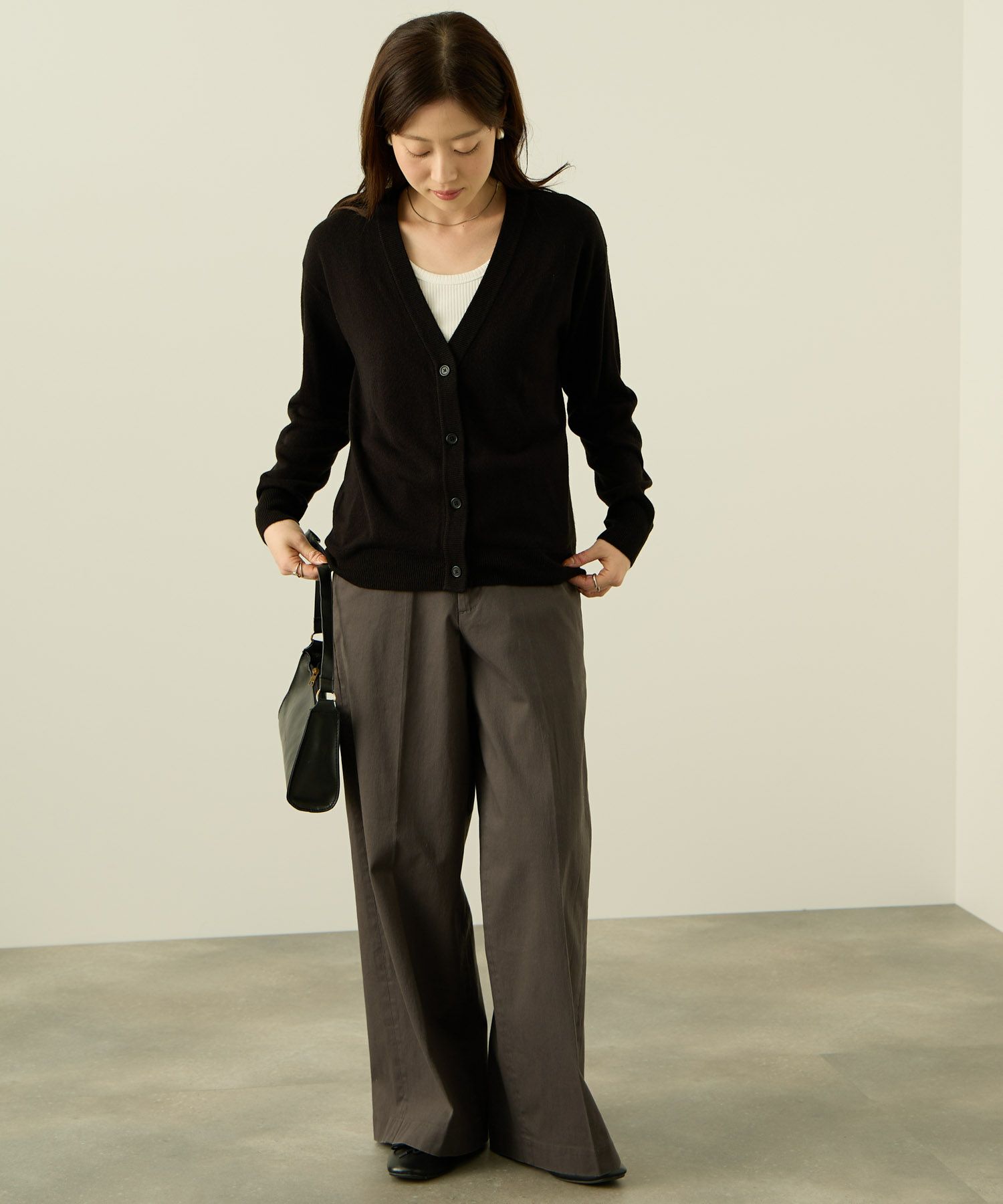 [さらに50%OFF]nAvy カシミヤタッチニット Vネックカーディガン レディース商品画像-11