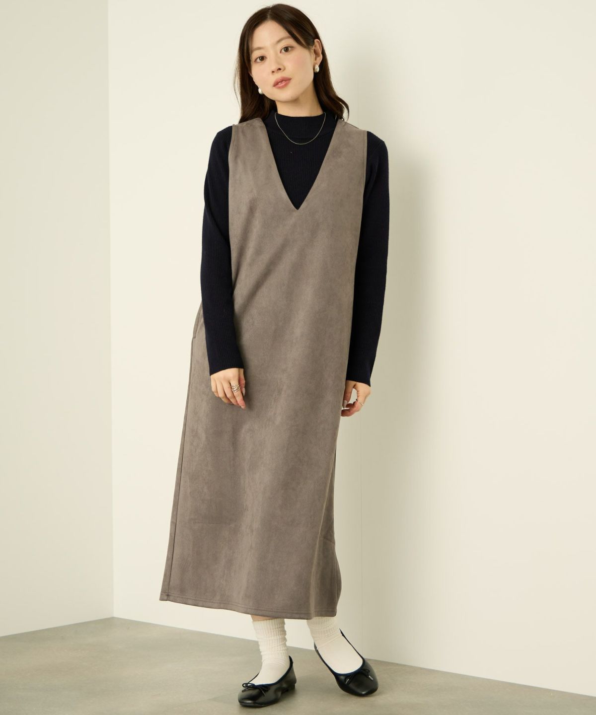 nAvy ポンチ素材 フェイクスエードジャンパースカート レディース