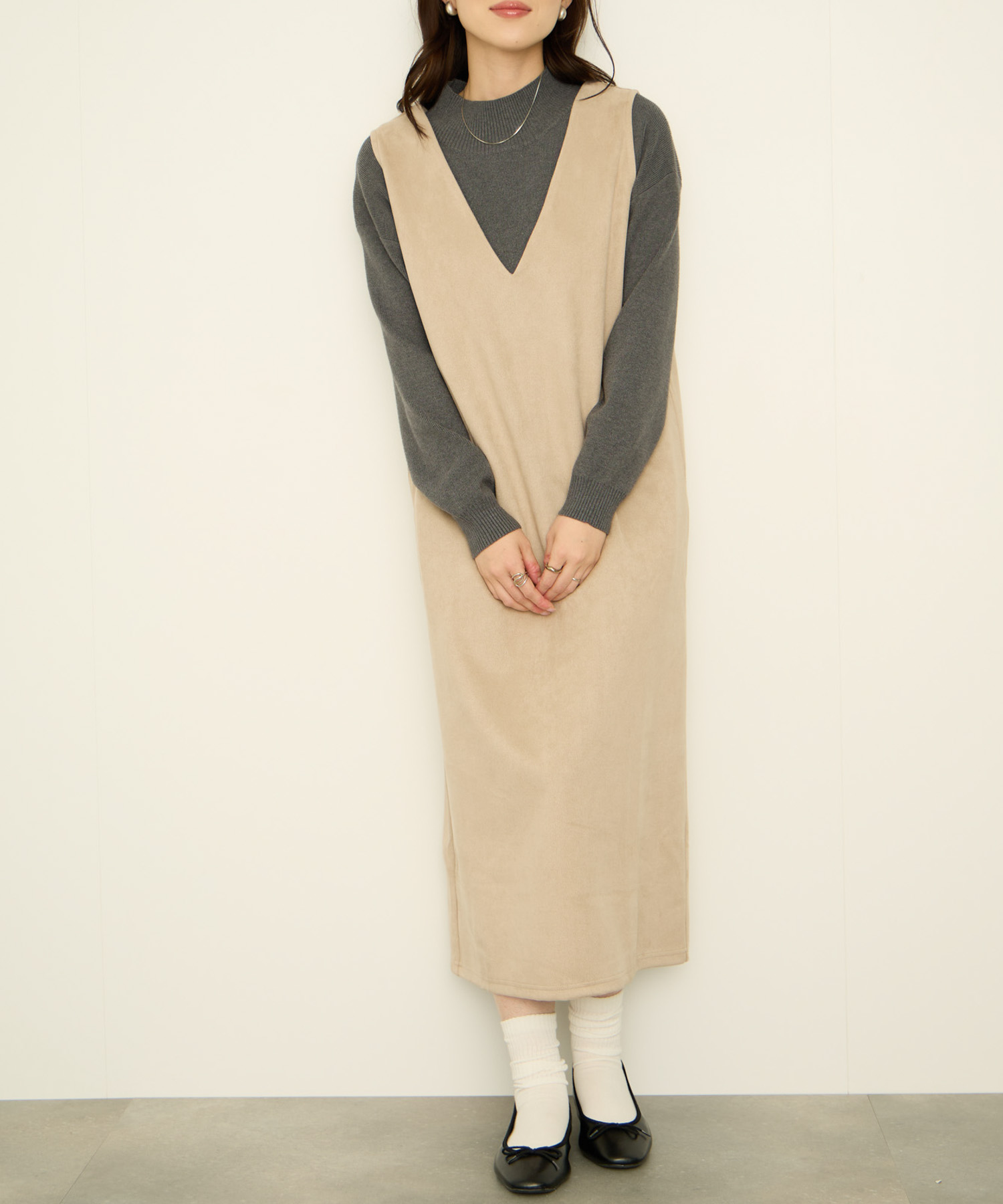 nAvy  ポンチ素材 フェイクスエードジャンパースカート レディース商品画像-2