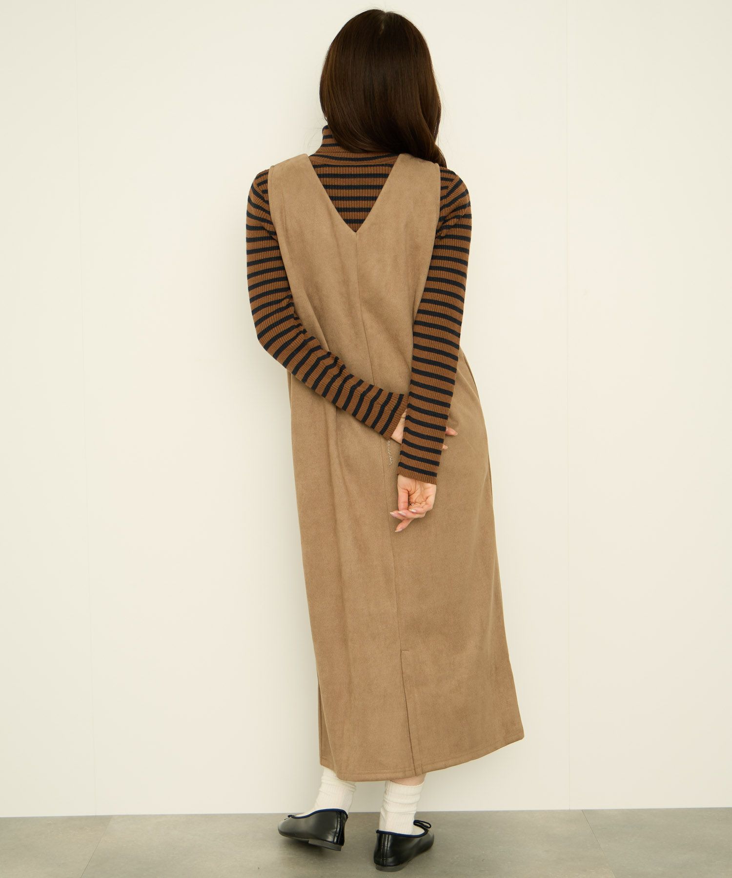 nAvy  ポンチ素材 フェイクスエードジャンパースカート レディース商品画像-13