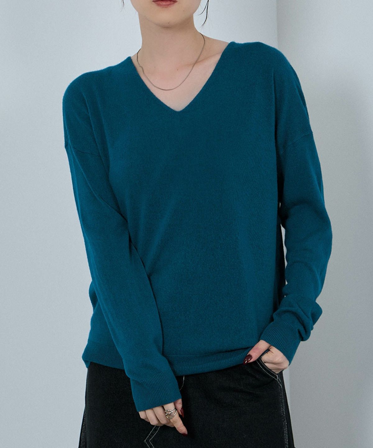 nAvy カシミヤタッチニット Vネック レディース