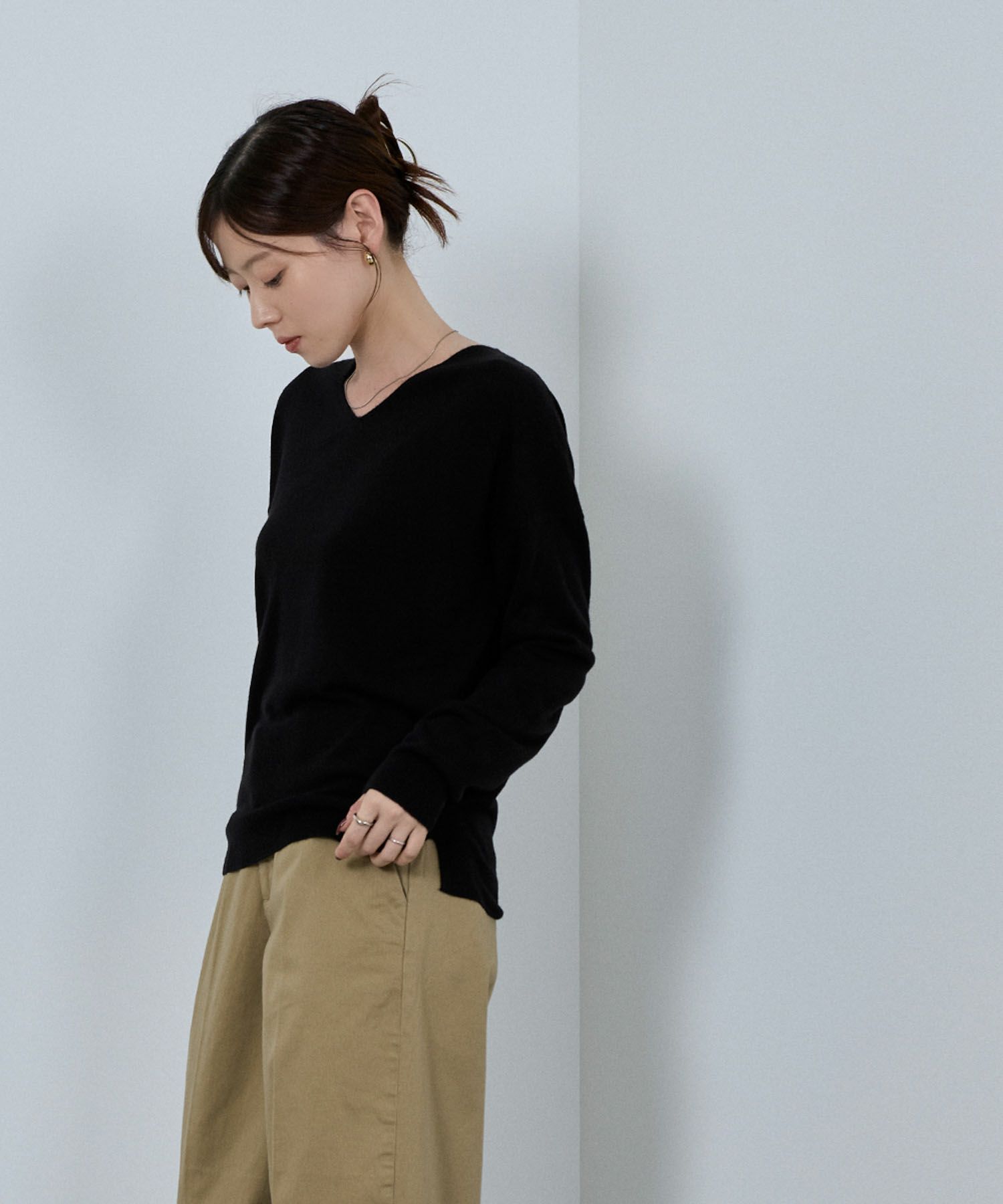 nAvy カシミヤタッチニット Vネック レディース商品画像-9