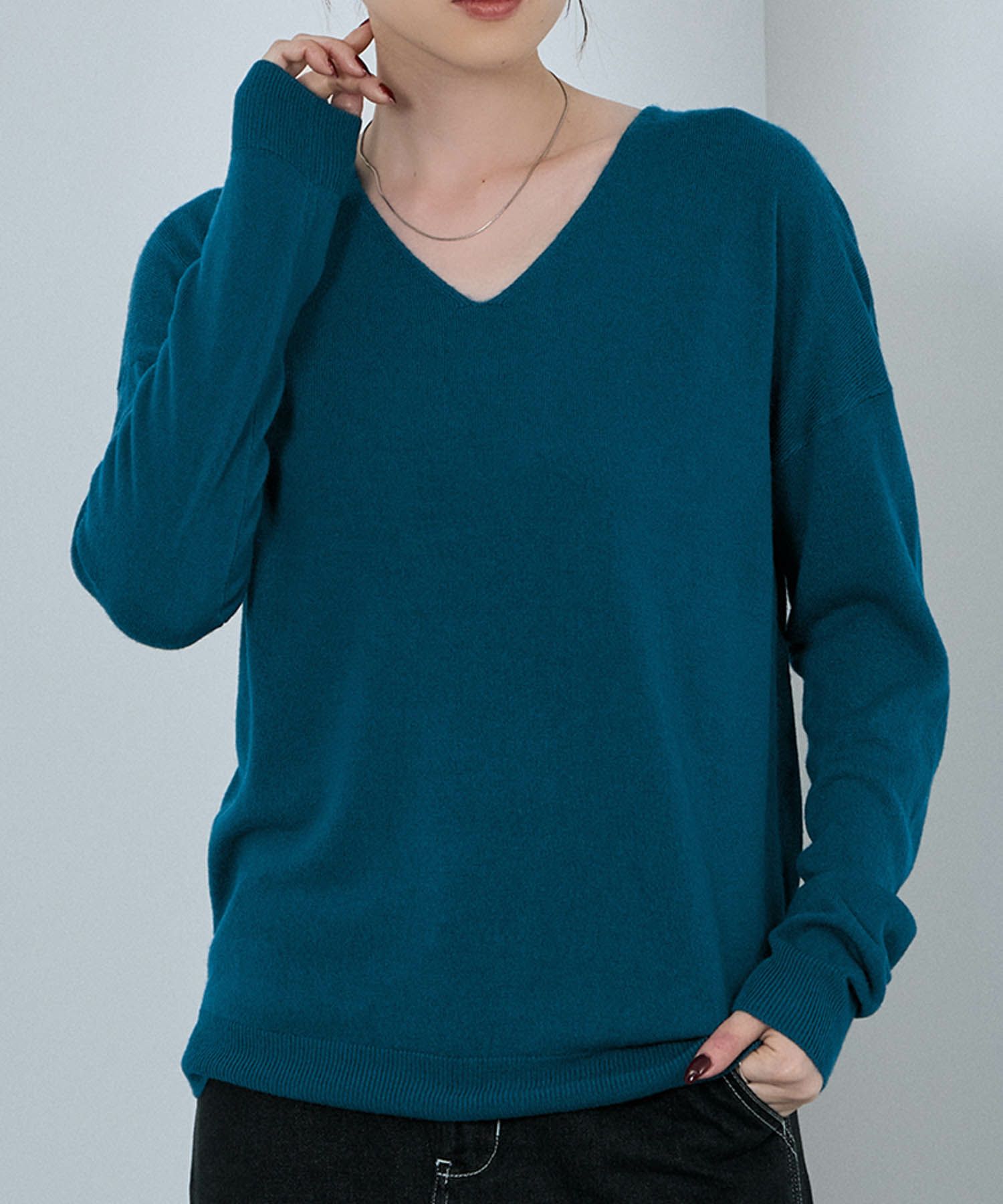 nAvy カシミヤタッチニット Vネック レディース