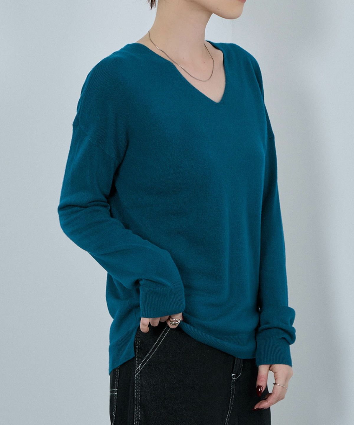 nAvy カシミヤタッチニット Vネック レディース