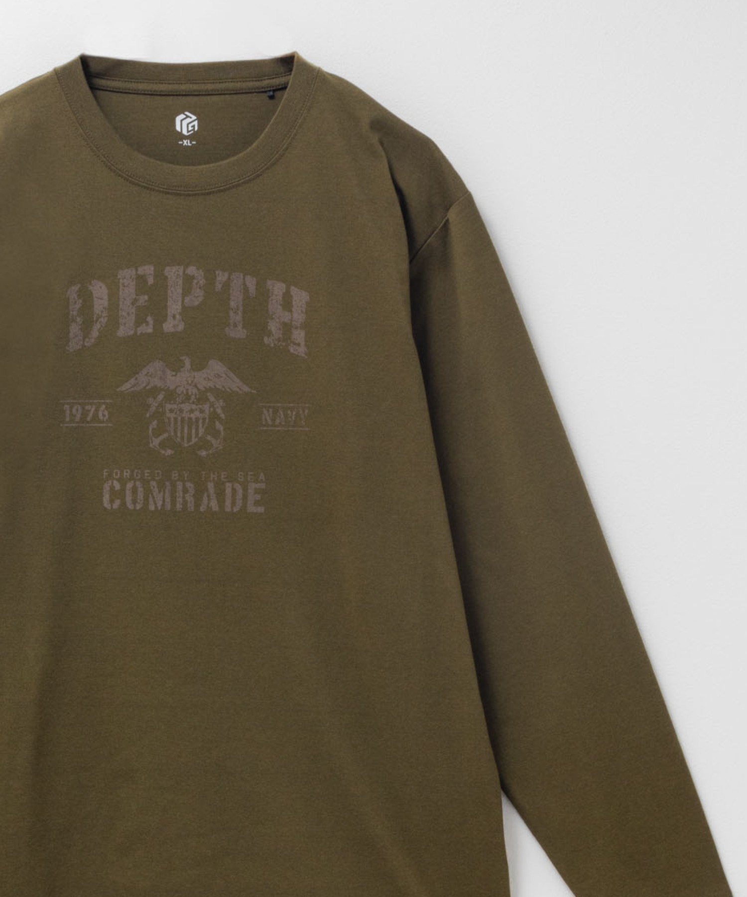 T-GRAPHICS ミリタリーロゴプリント長袖Tシャツ メンズ