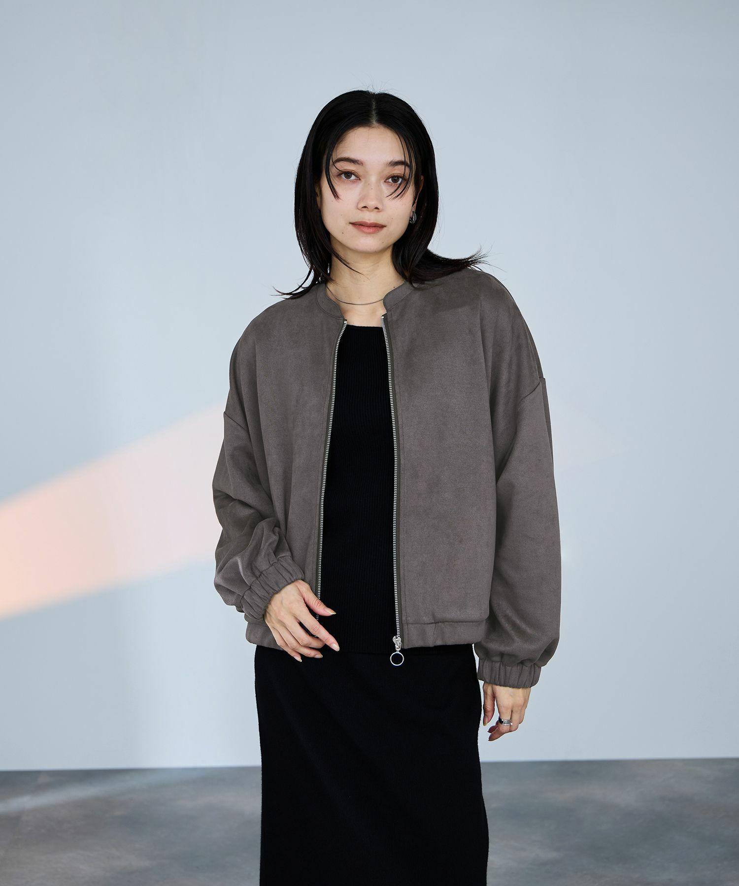 [最終さらに50%OFF]milli de l'air  ポンチ素材 スエードライクブルゾン レディース商品画像-2