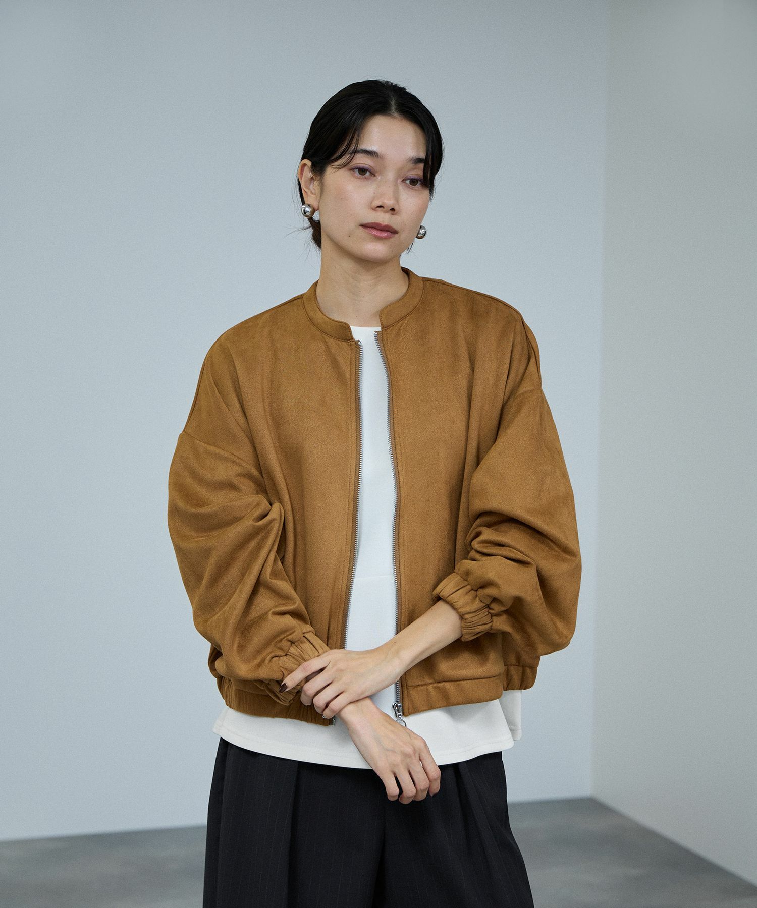 [最終さらに50%OFF]milli de l'air  ポンチ素材 スエードライクブルゾン レディース商品画像-4