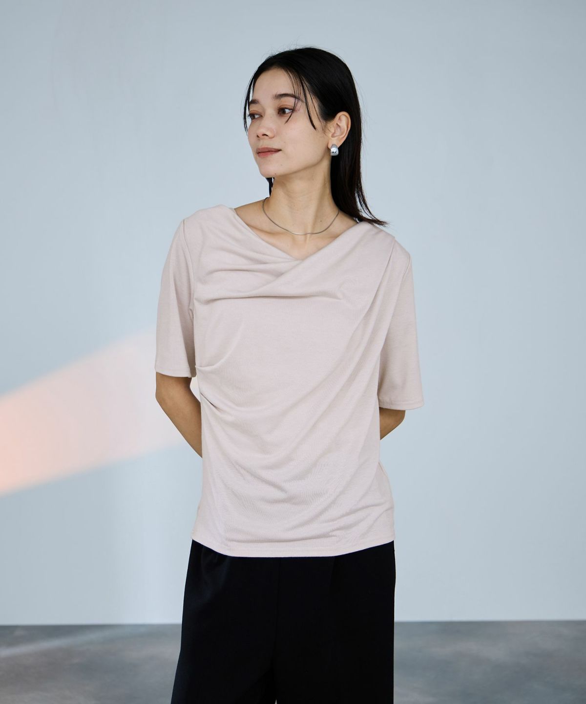 milli de l'air ドレープネックプルオーバー レディース メール便 対応商品