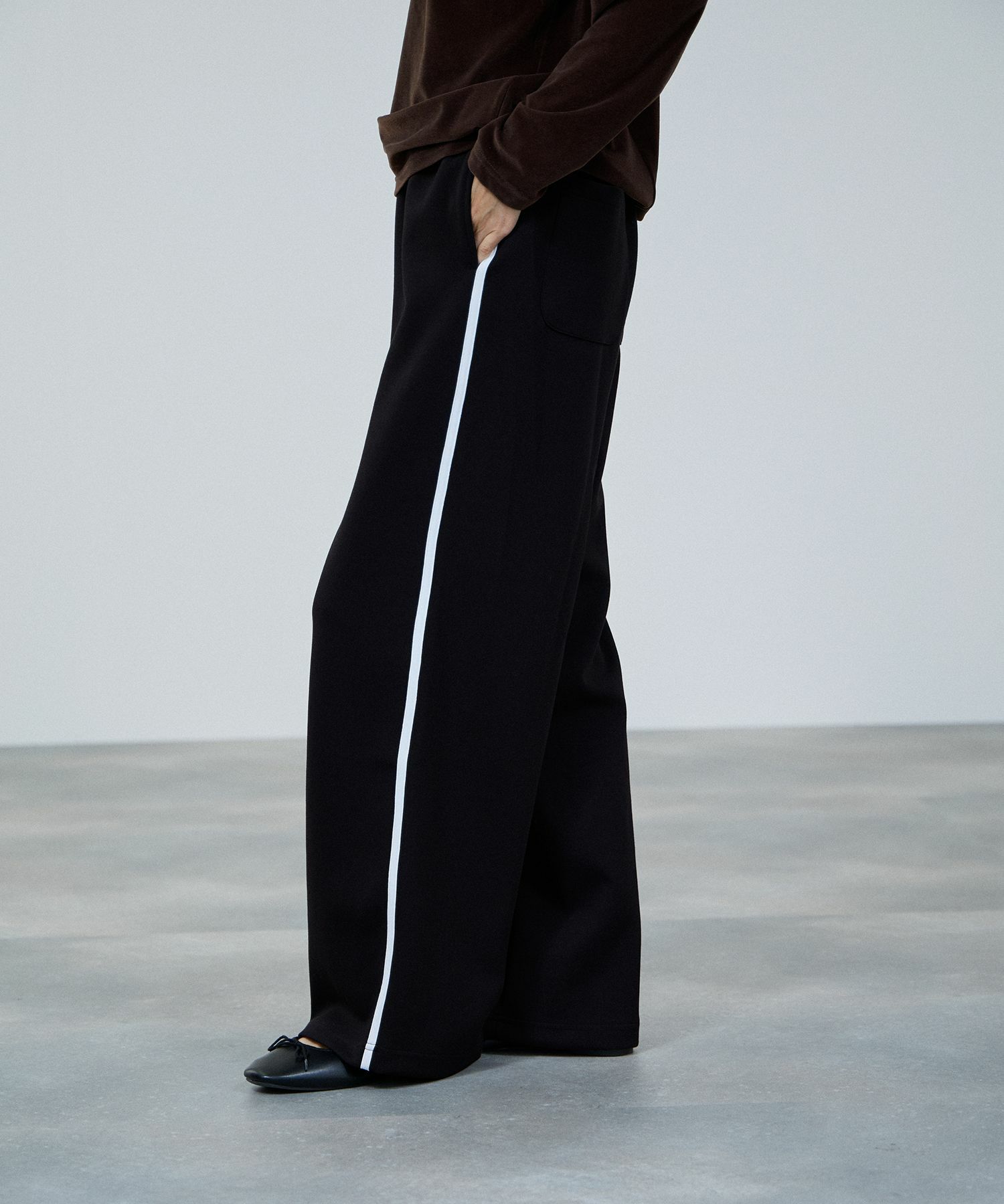 [値下げ]milli de l'air  エアリエポンチ素材ラインパンツ レディース商品サムネイル-4