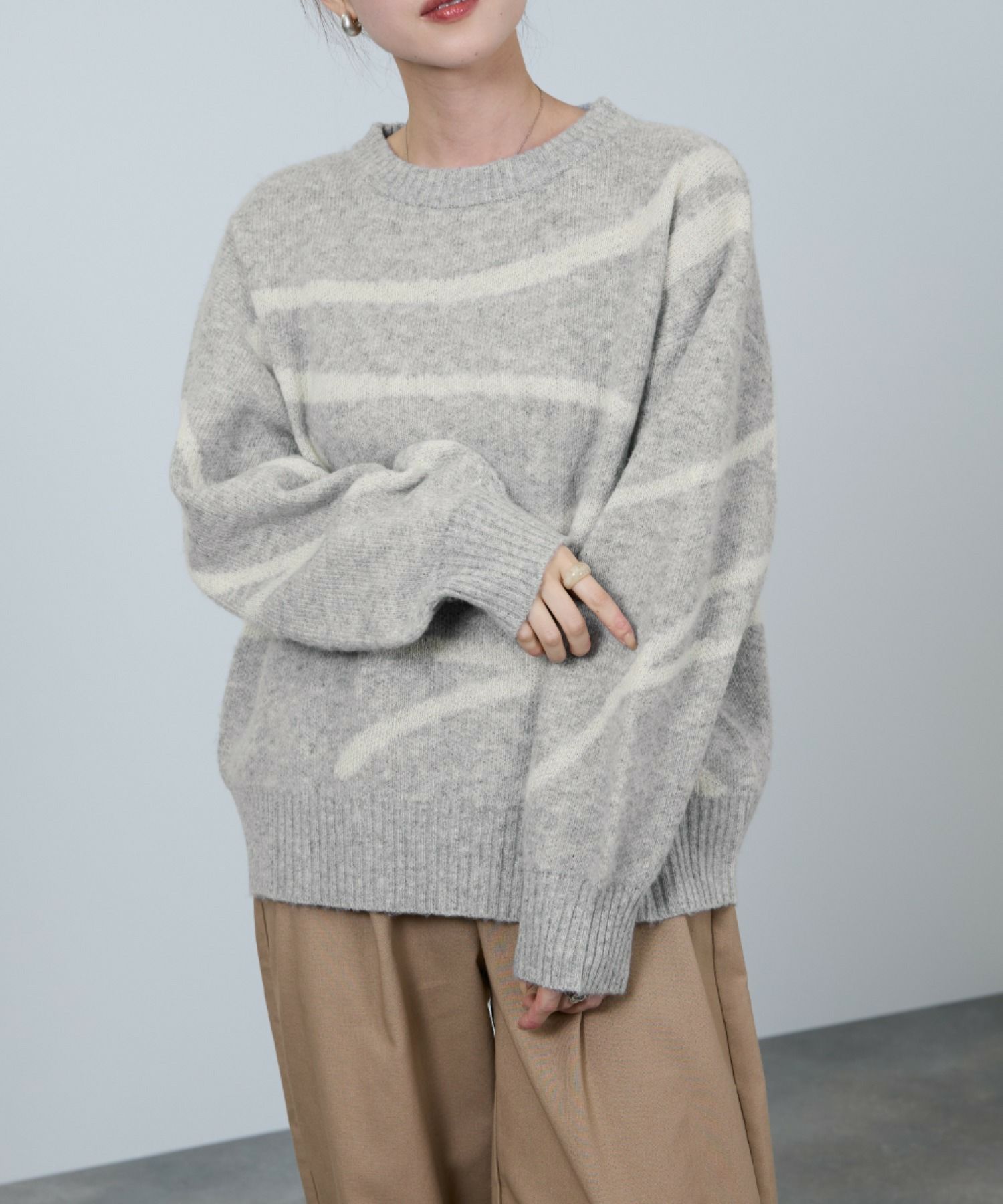 [さらに50%OFF]nAvy もちり もちもち 総柄クルーネックニット レディース商品画像-2