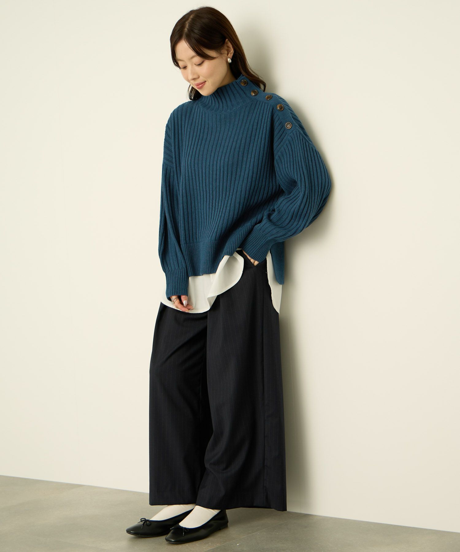 [さらに50%OFF]nAvy  時短 ボタンハイネックニット レディース商品サムネイル-16