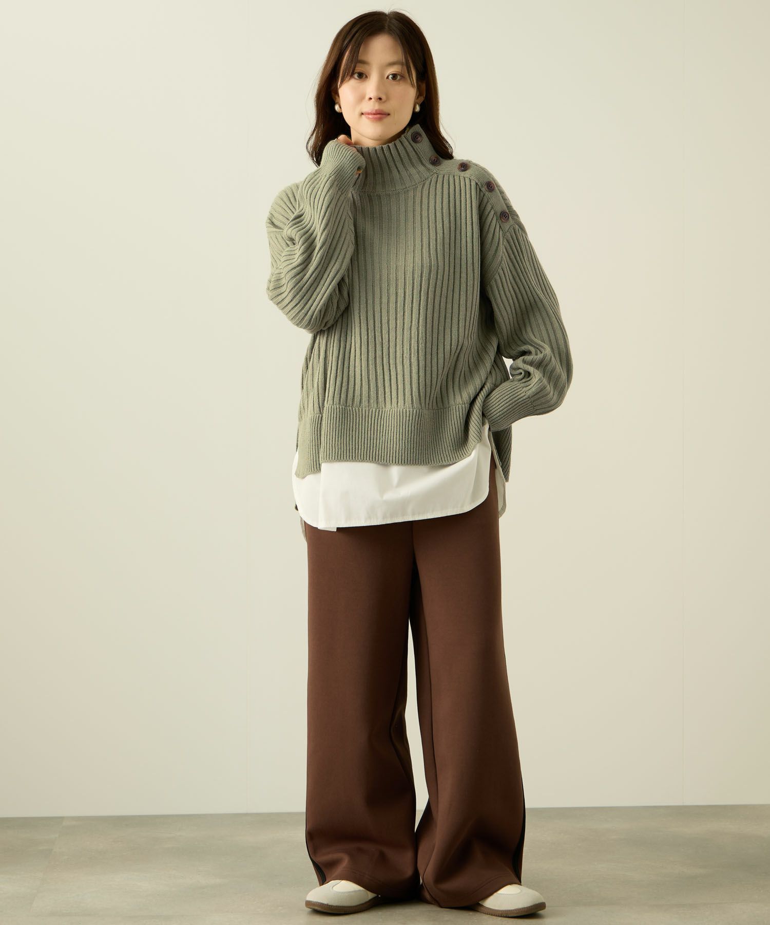 [さらに50%OFF]nAvy  時短 ボタンハイネックニット レディース商品画像-19