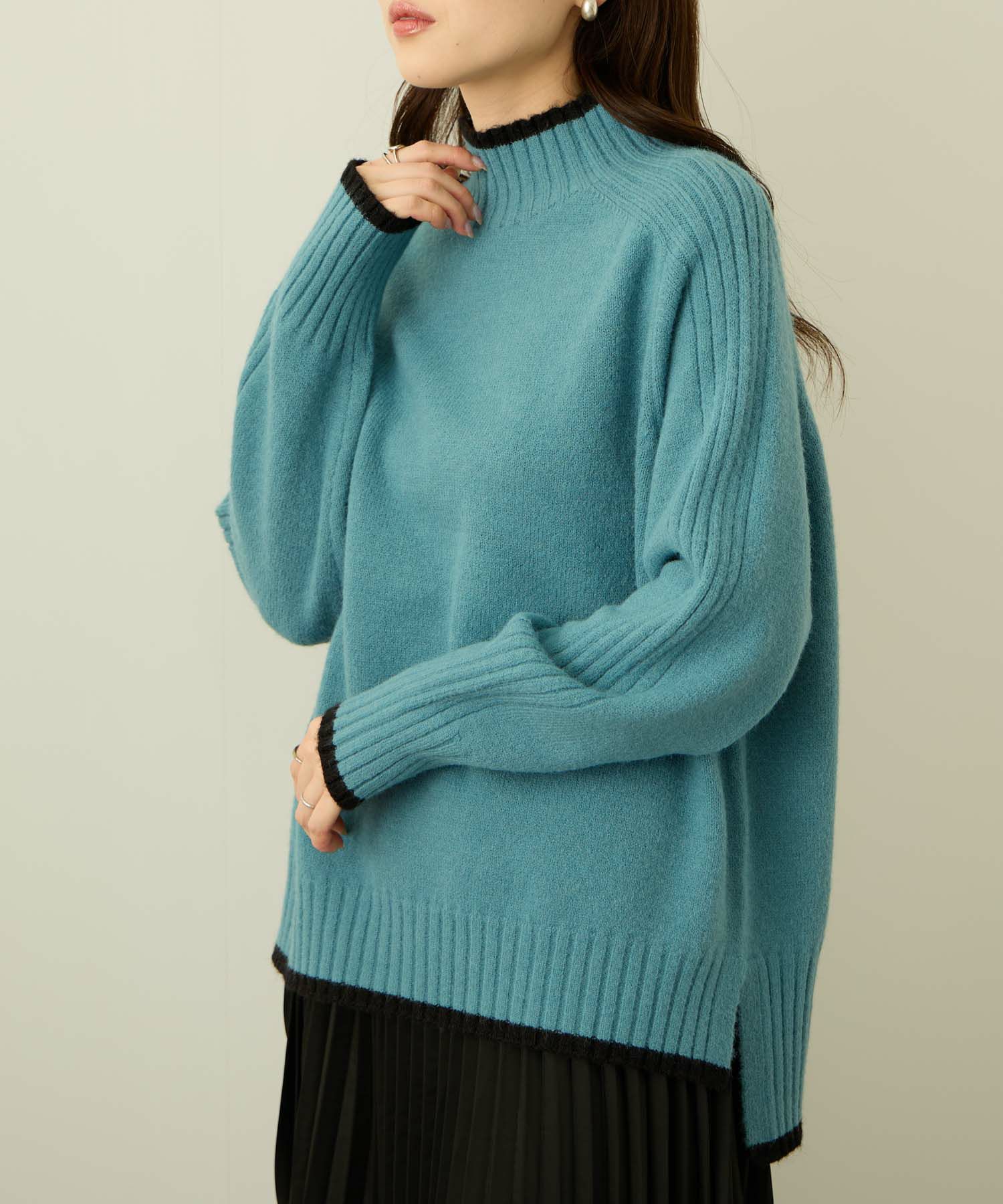 [さらに50%OFF]nAvy もちり もちもち 配色ハイネックニット レディース商品サムネイル-2