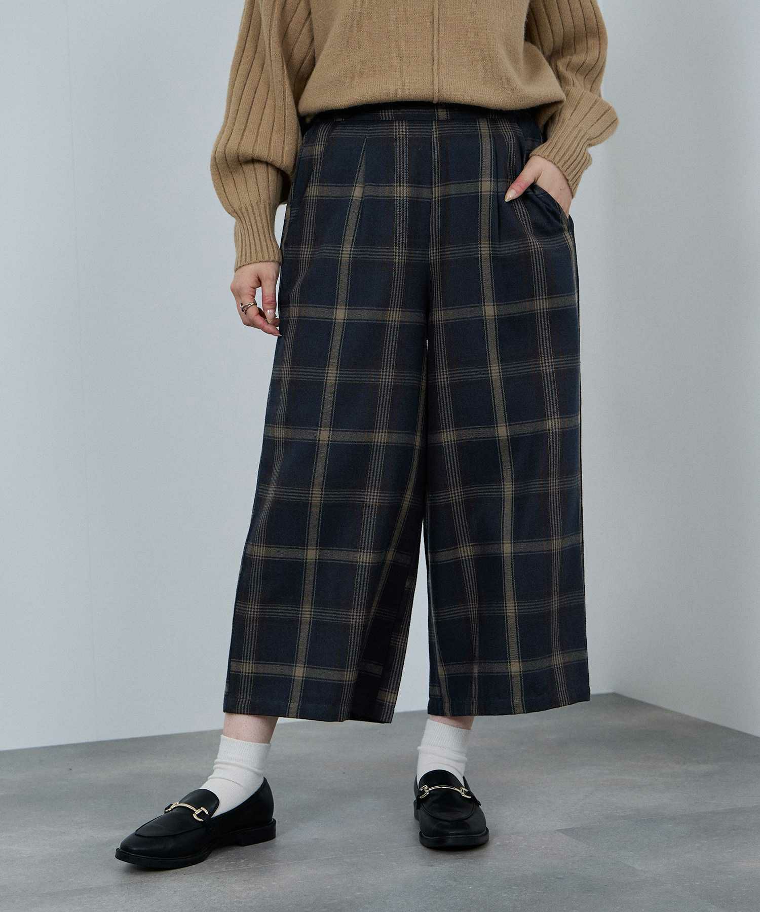 nAvy ワイドクロップドパンツ レディース