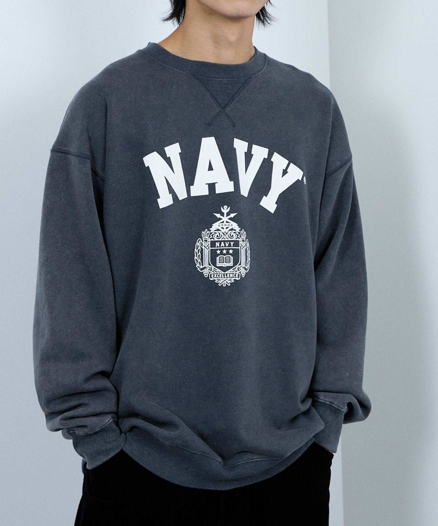 NAVY ウォッシュバルーントレーナー メンズ商品画像-1