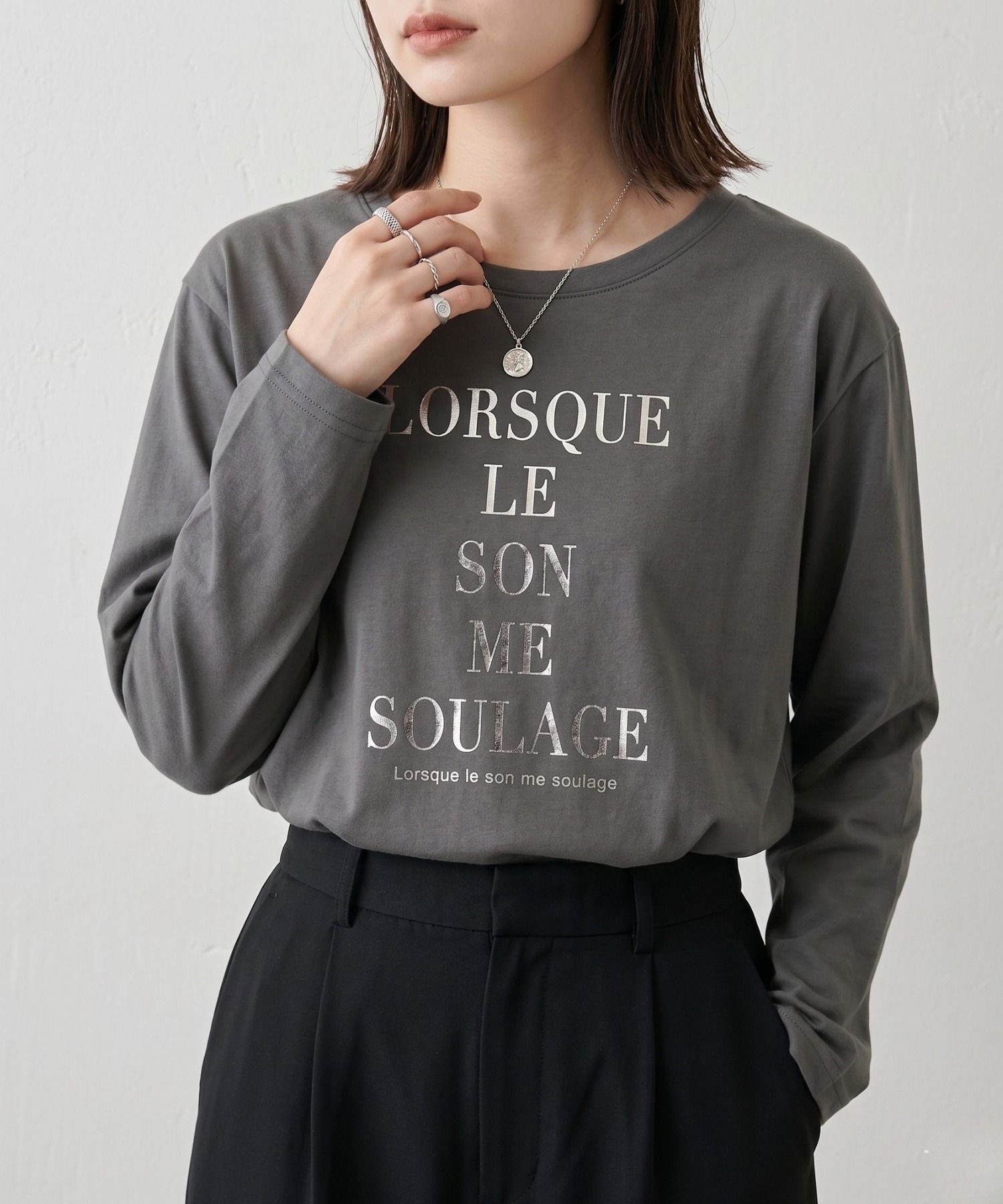 Idnes 箔ロゴプリントロングスリーブTシャツ レディース メール便 対応商品
