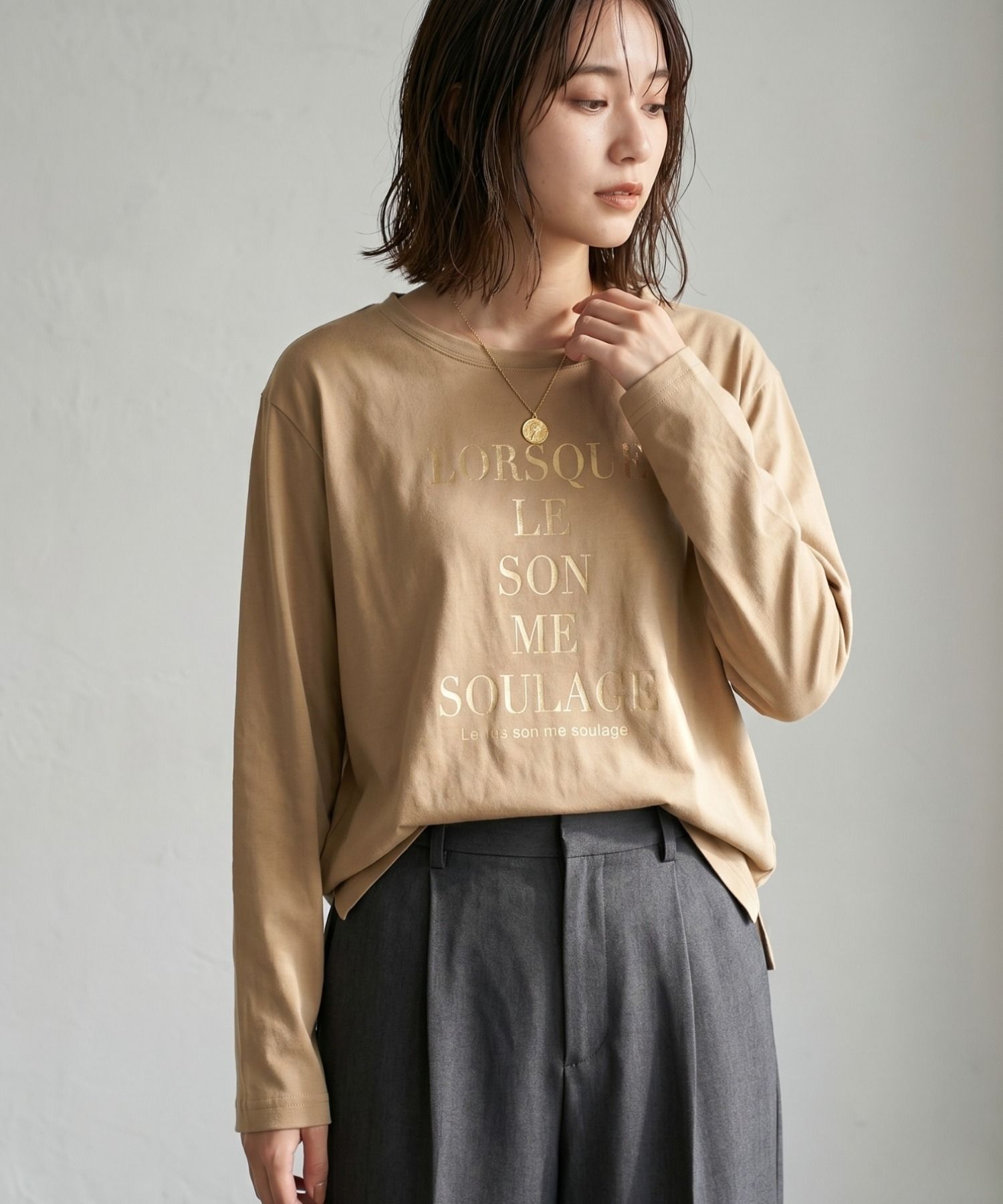 Idnes 箔ロゴプリントロングスリーブTシャツ レディース メール便 対応商品