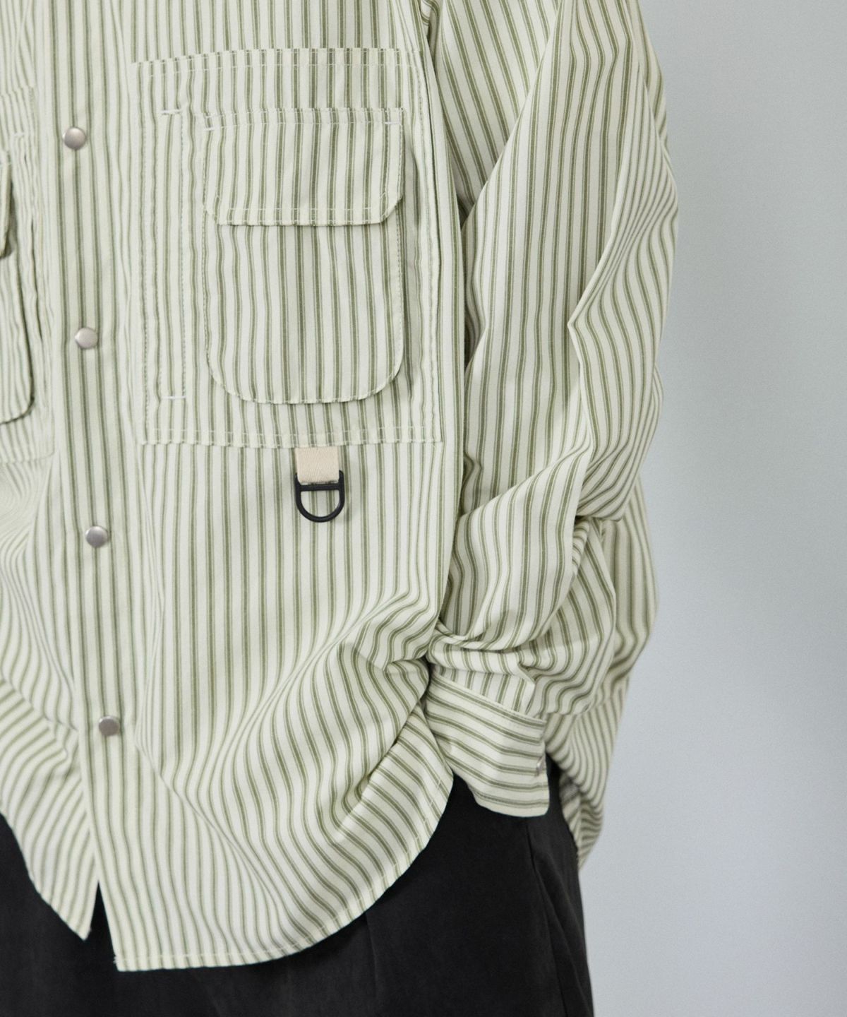 nAvy 多ポケルーズフィットシャツ レディース