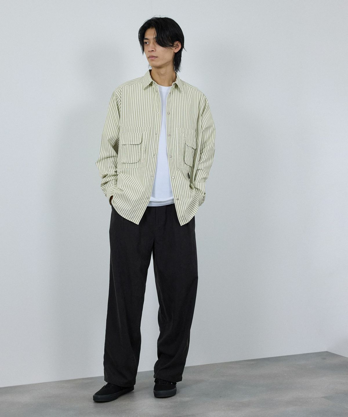 nAvy 多ポケルーズフィットシャツ レディース