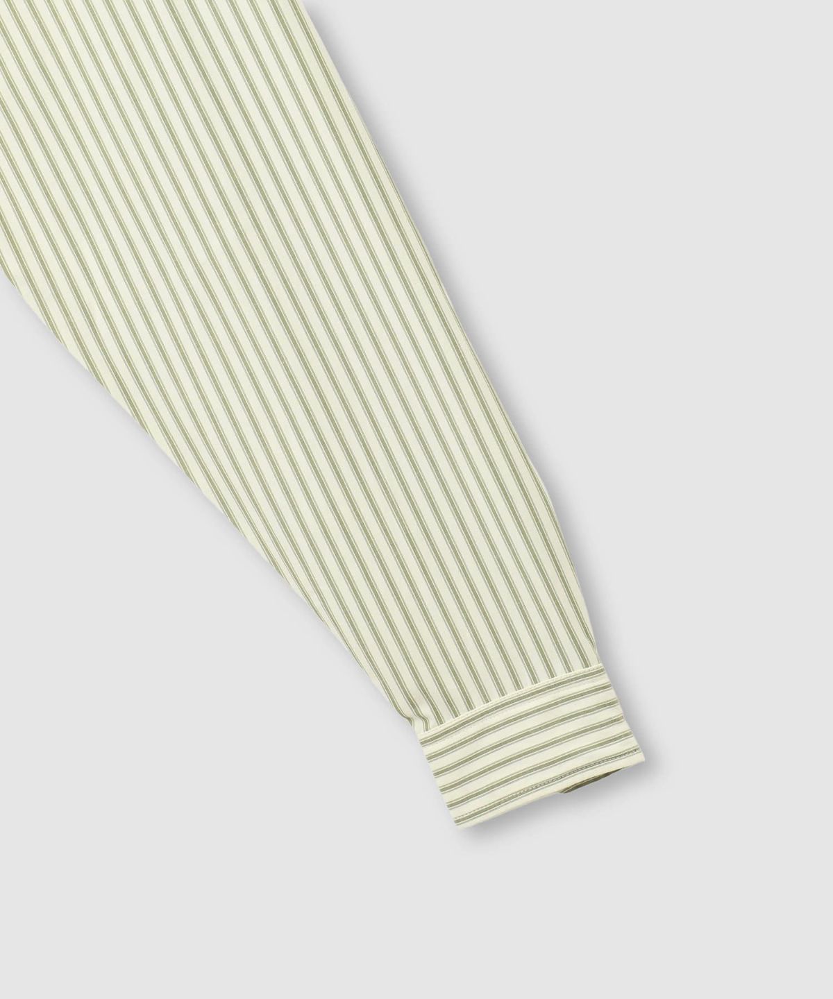 nAvy 多ポケルーズフィットシャツ レディース