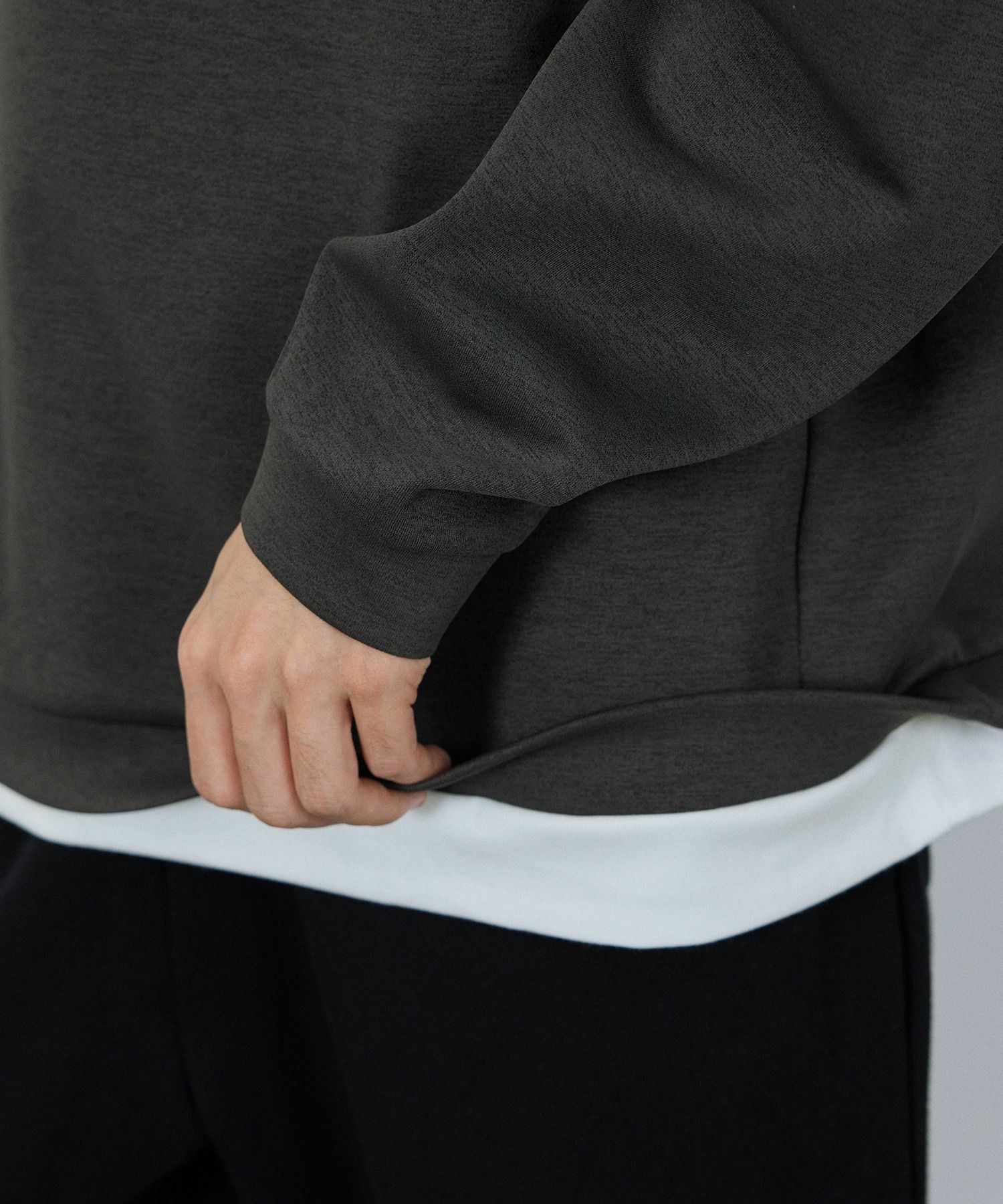 [値下げ]URBAN COLLECTION  Air Smoosy 全方向ストレッチ ダンボールニットクルートレーナー メンズ商品画像-9