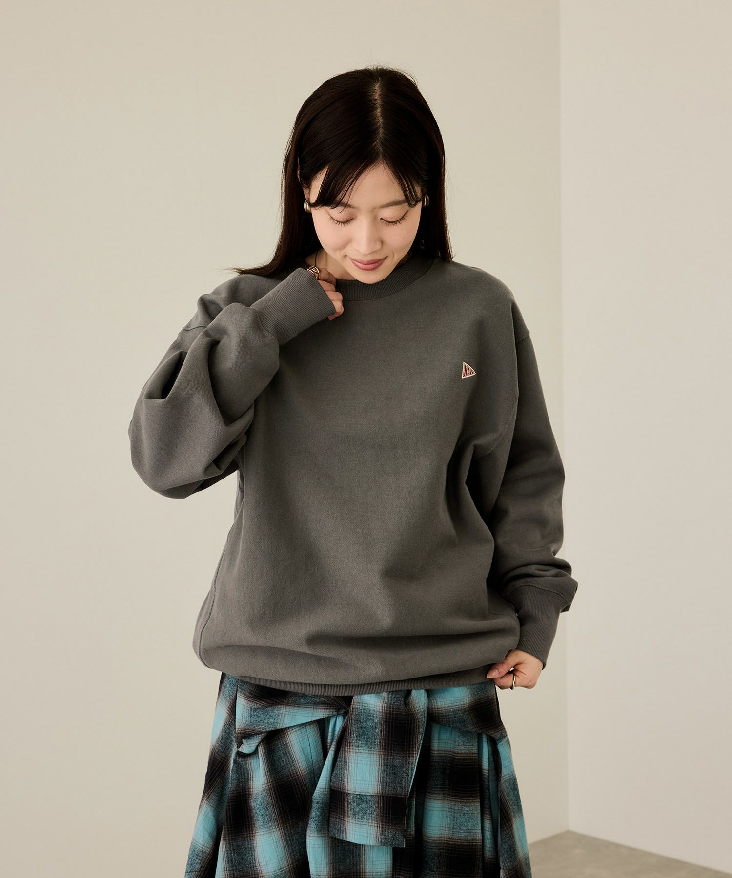 NAVY  ヘビーウェイト ワンポイント刺繍クルーネックスウェット メンズ商品画像-18