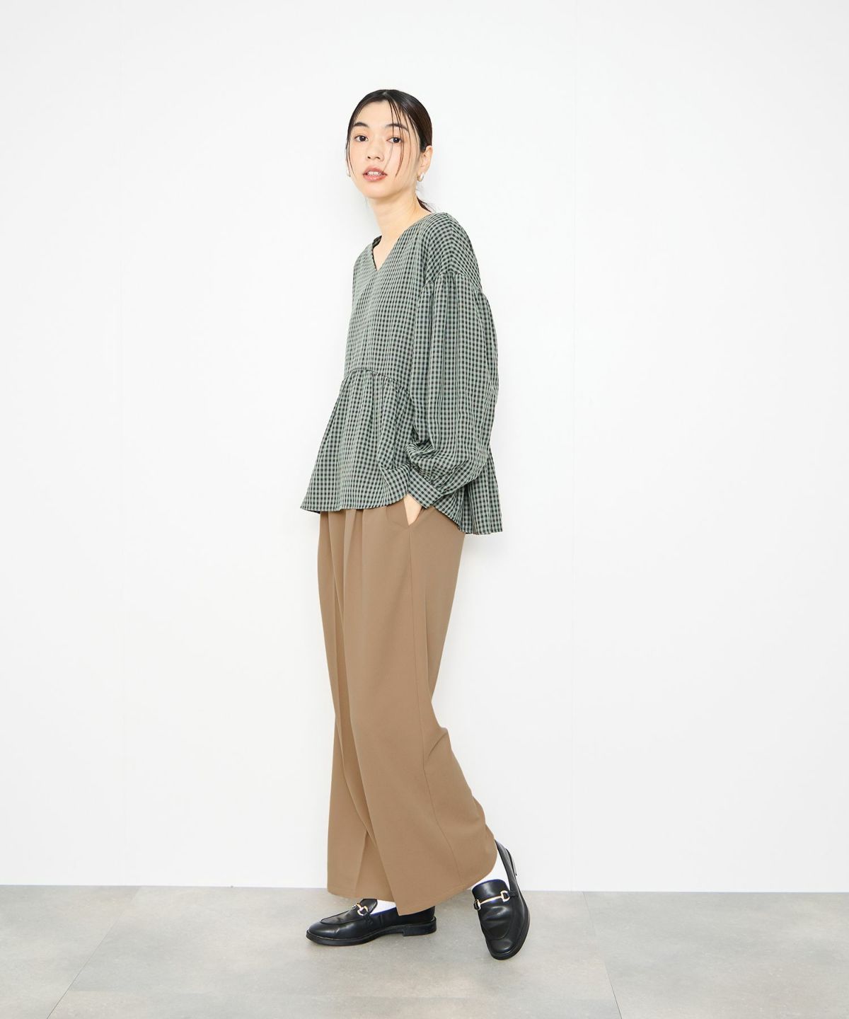 [期間限定価格]Idnes ストレッチストレートタックパンツ レディース