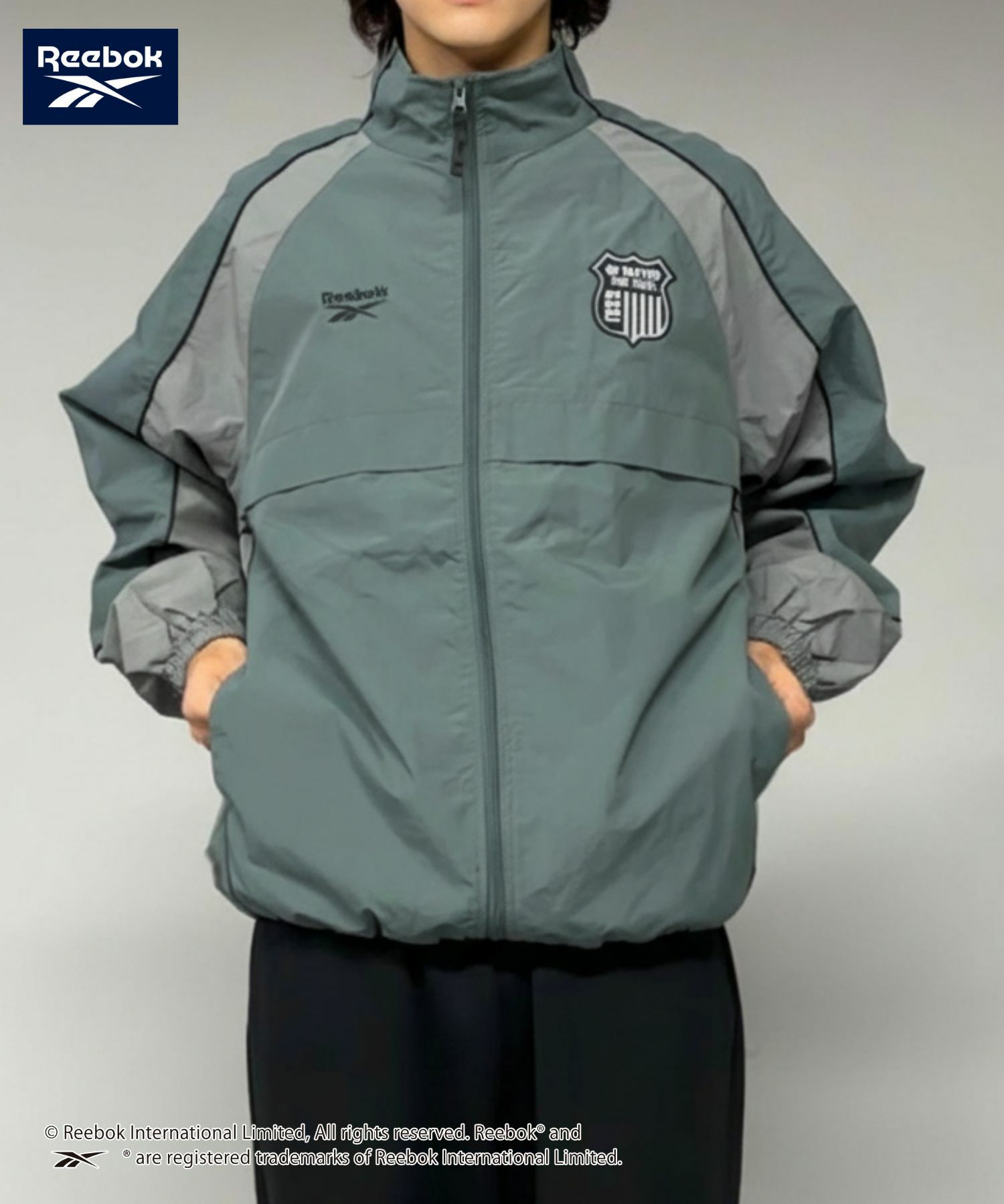 [期間限定価格]【WEB限定】Reebok  エンブレムナイロンジャケット メンズ商品サムネイル-1