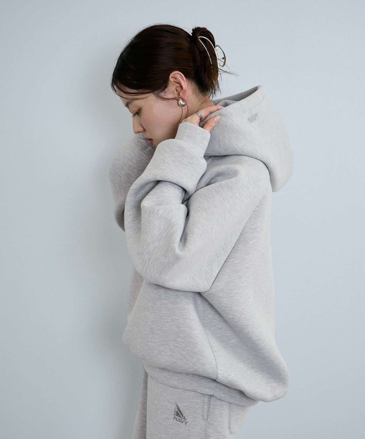 nAvy ポンチ素材ワイドパーカー レディース