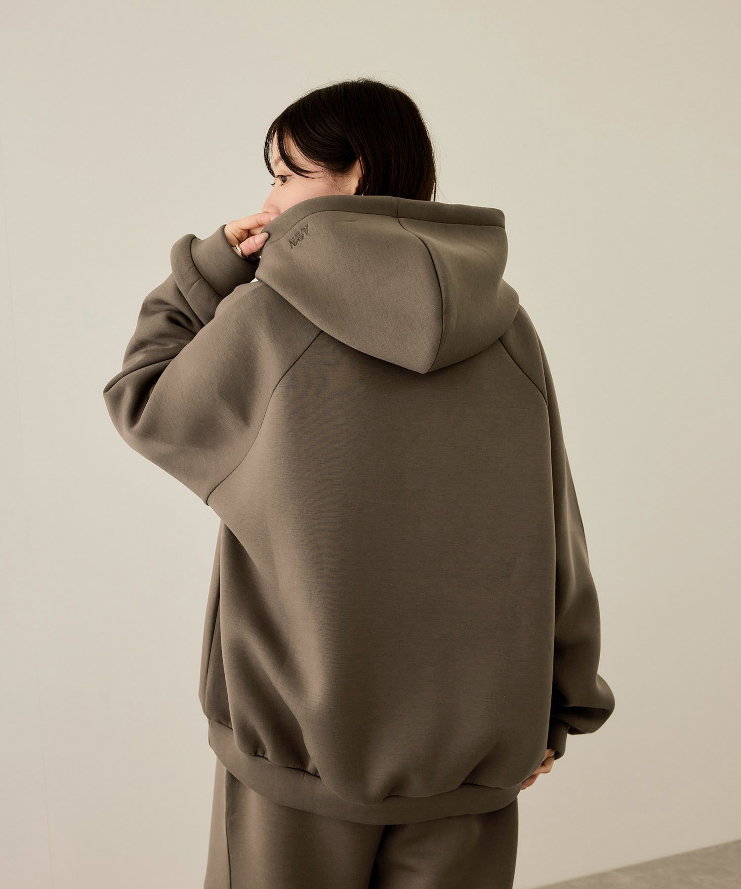 nAvy ポンチ素材ワイドパーカー レディース