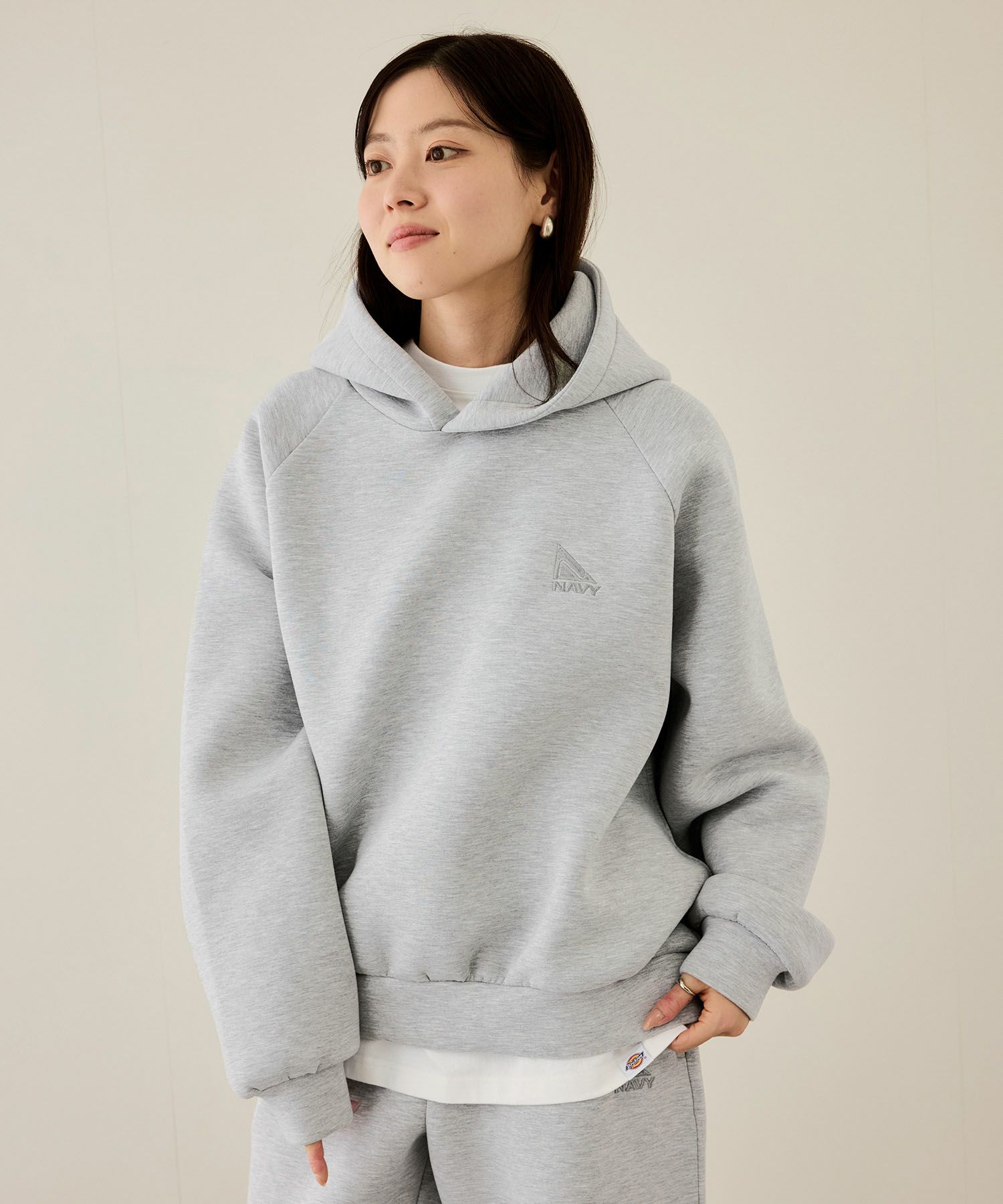 nAvy ポンチ素材ワイドパーカー レディース