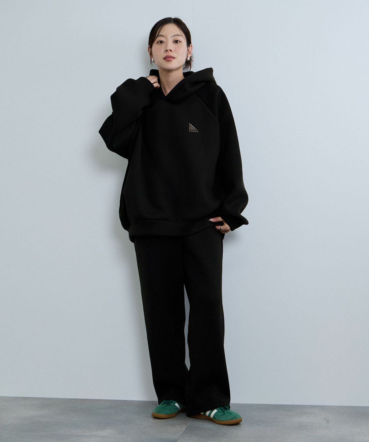 nAvy ポンチ素材ワイドパーカー レディース