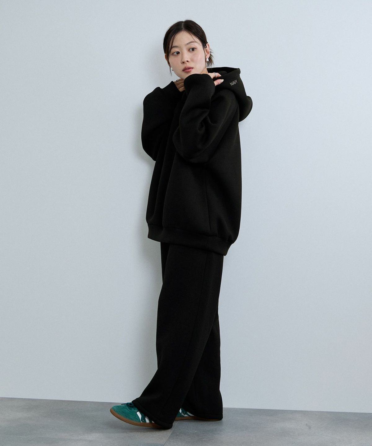 nAvy ポンチ素材ワイドパーカー レディース