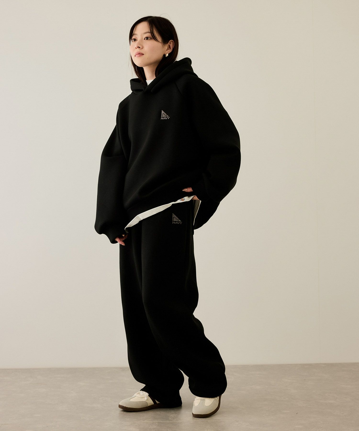 nAvy ポンチ素材ワイドパーカー レディース