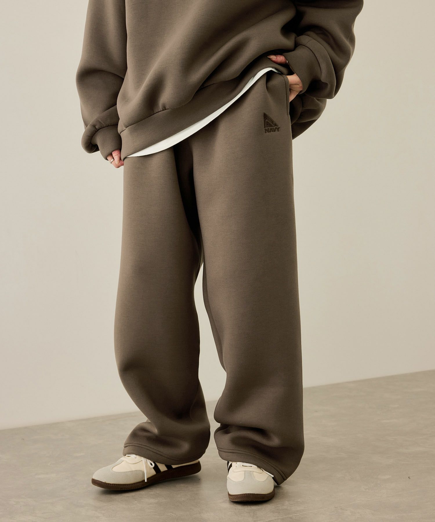 nAvy ポンチ素材ワイドパンツ レディース商品画像-1