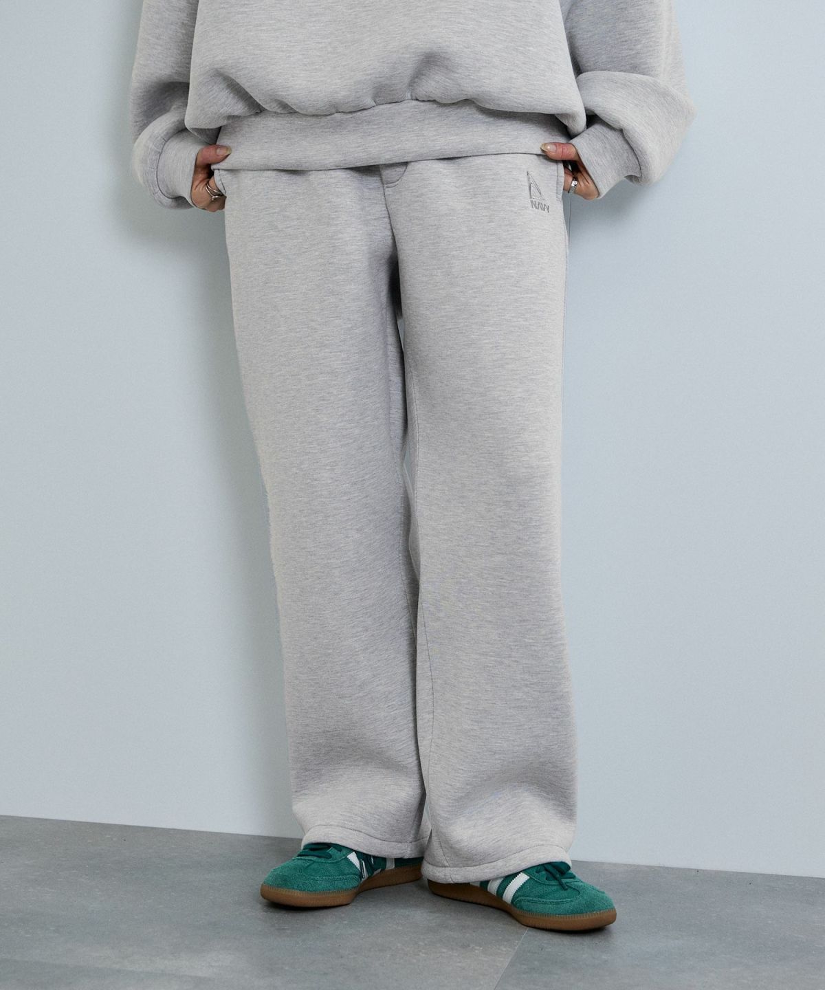 nAvy ポンチ素材ワイドパンツ レディース