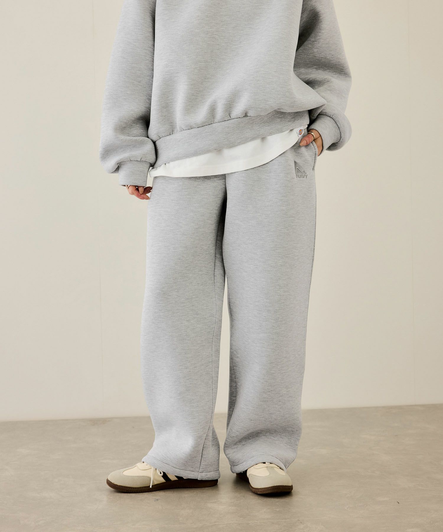 nAvy ポンチ素材ワイドパンツ レディース