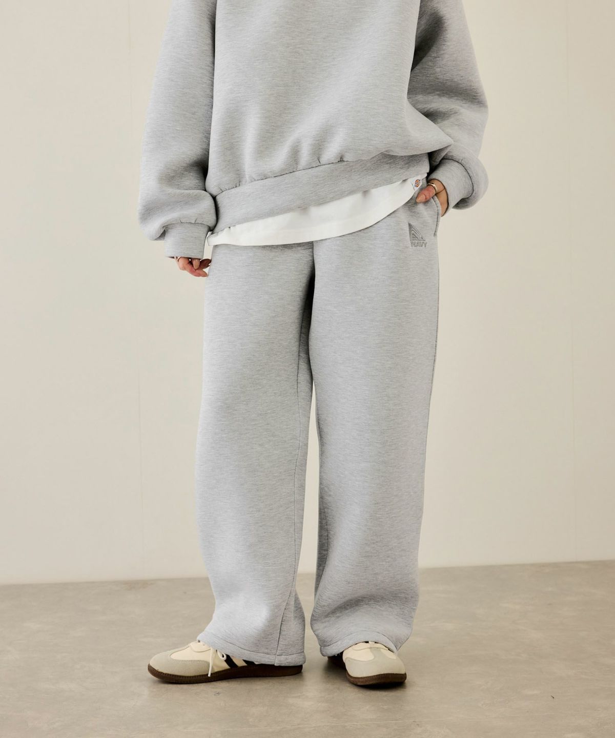 nAvy ポンチ素材ワイドパンツ レディース