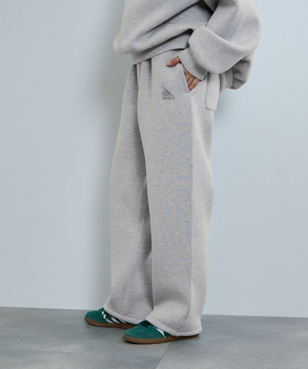 nAvy ポンチ素材ワイドパンツ レディース