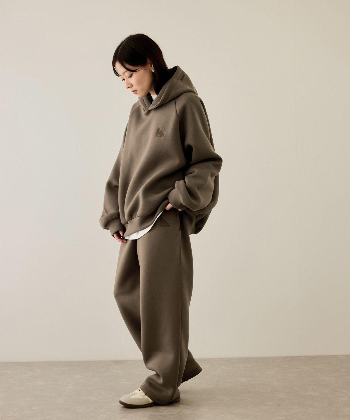 nAvy ポンチ素材ワイドパンツ レディース