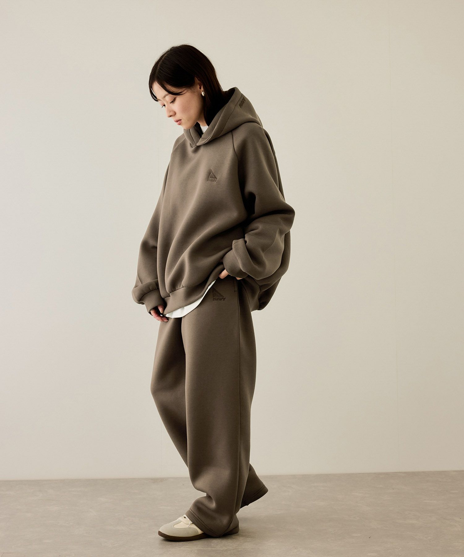 nAvy ポンチ素材ワイドパンツ レディース